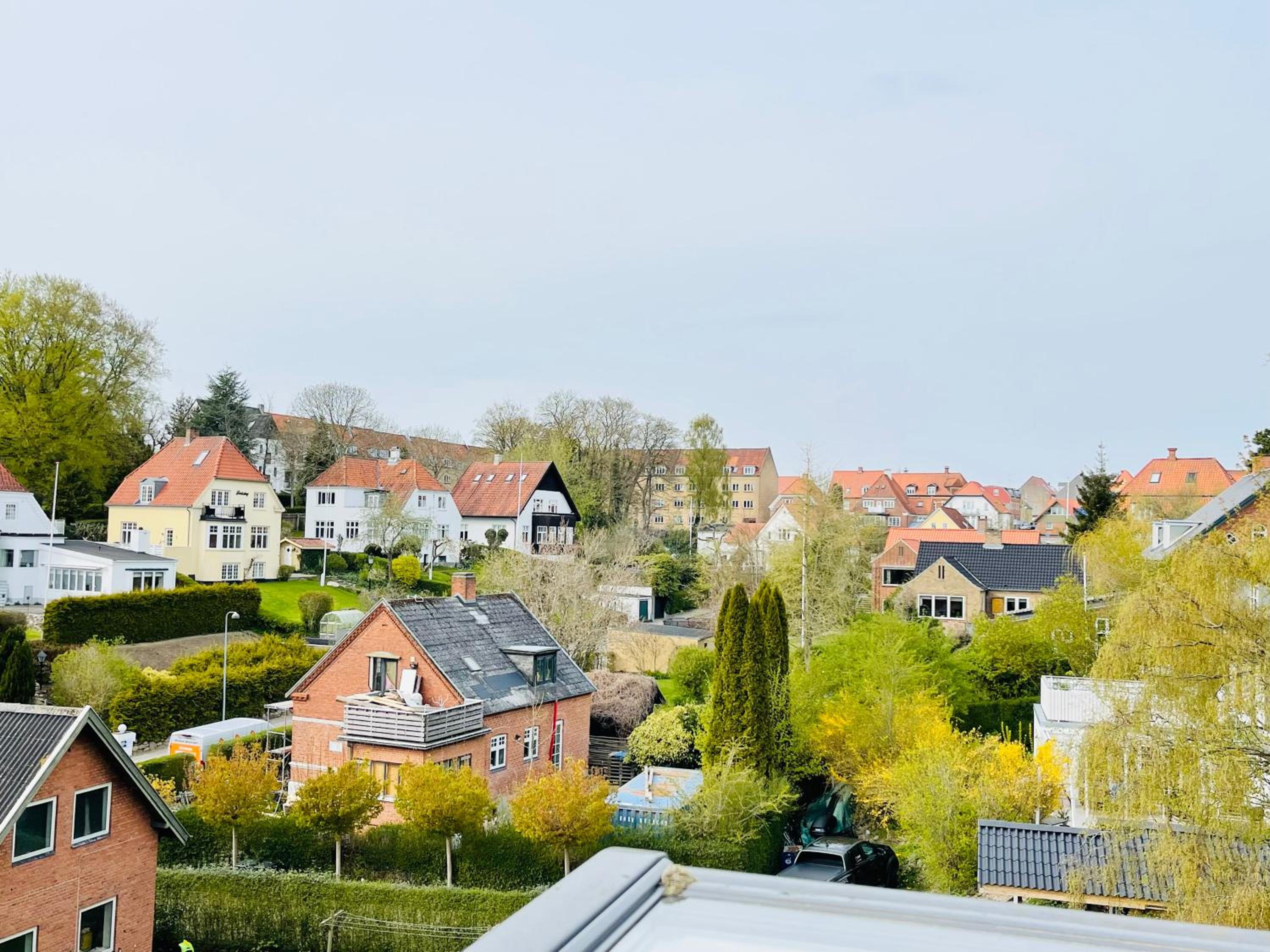 Scandinavian Apartment Hotel - Lunden 1 - Central 3 bedroom apartment on two floors view 2