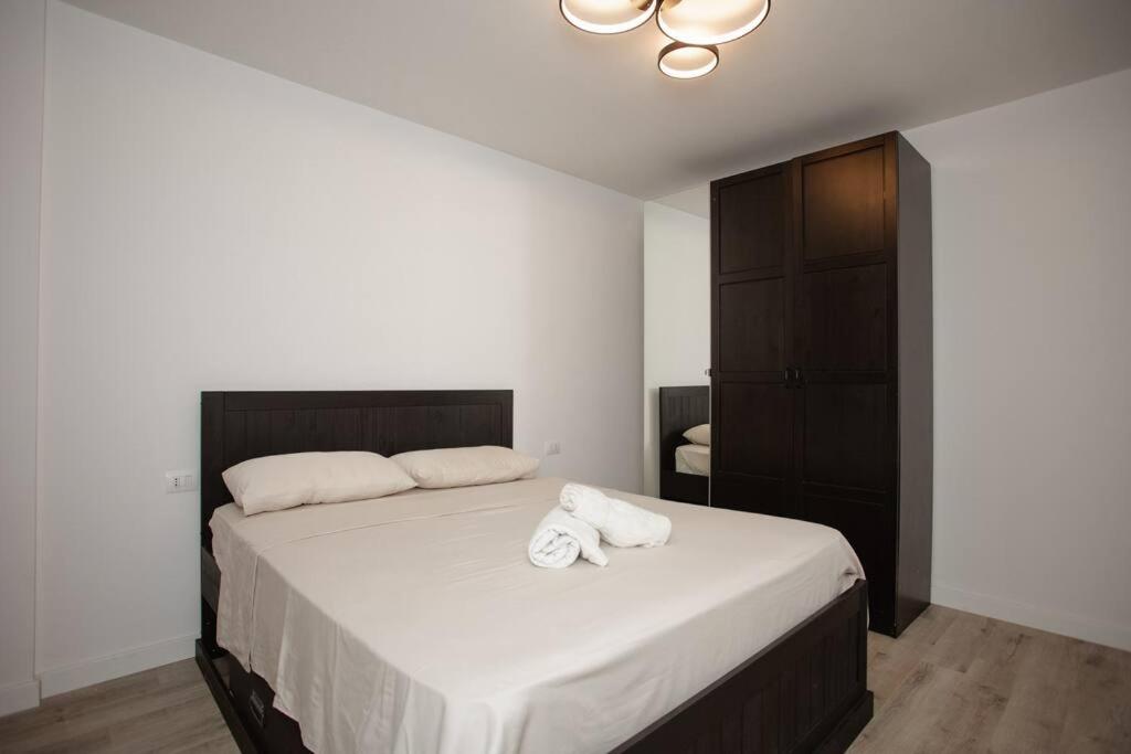 The Luxury Garden Apartment by PikHost photo 5