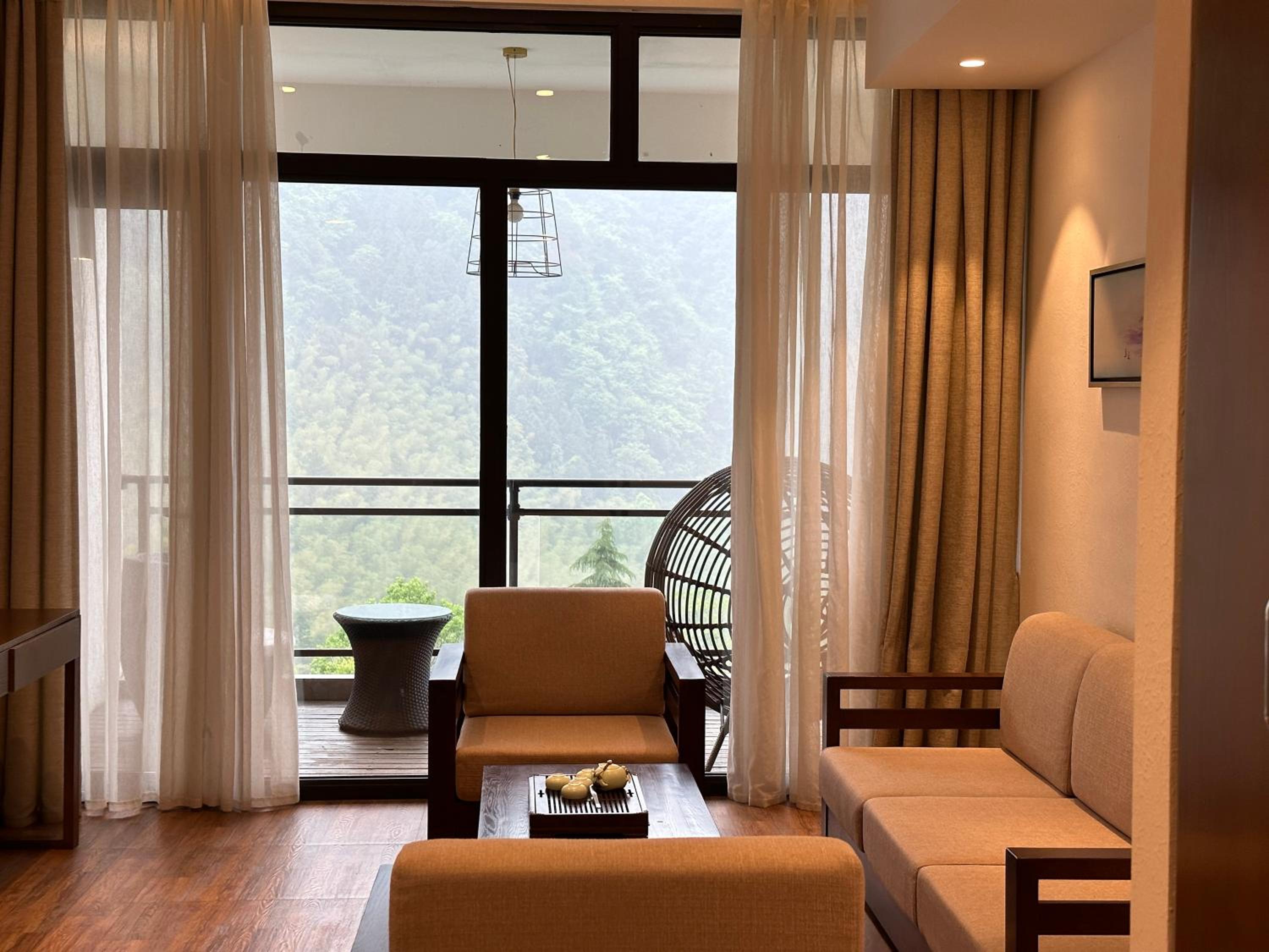 Zhangjiajie National Park Nvue Resorts