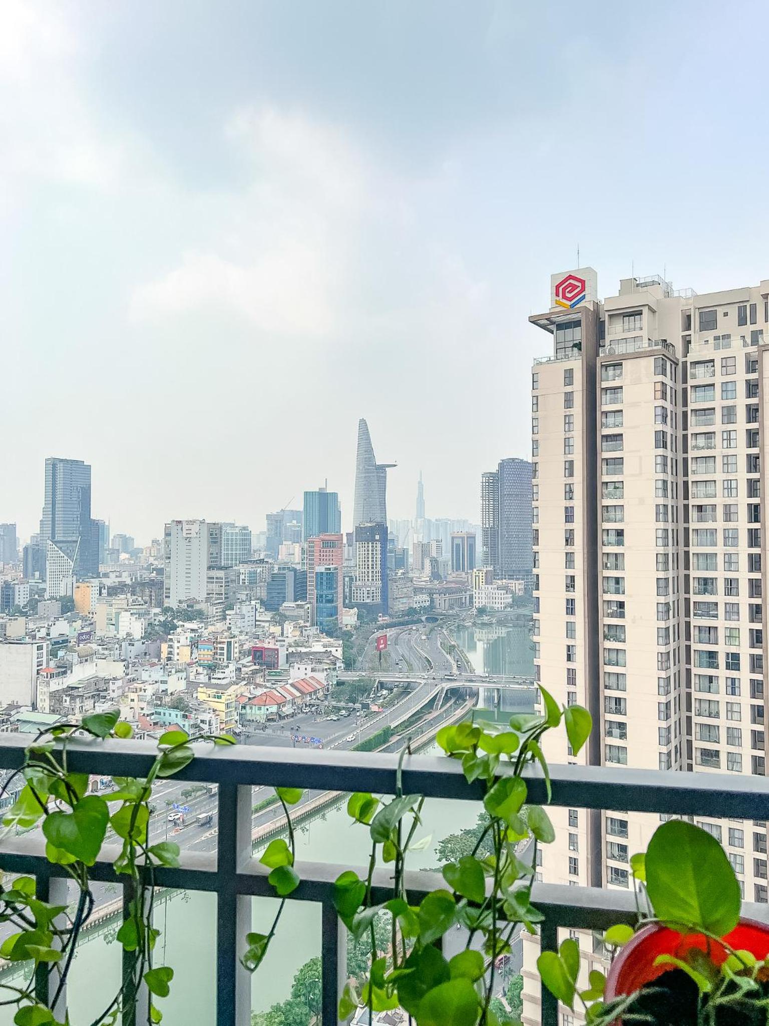 KALA RiverGate Apartments Near Ben Thanh