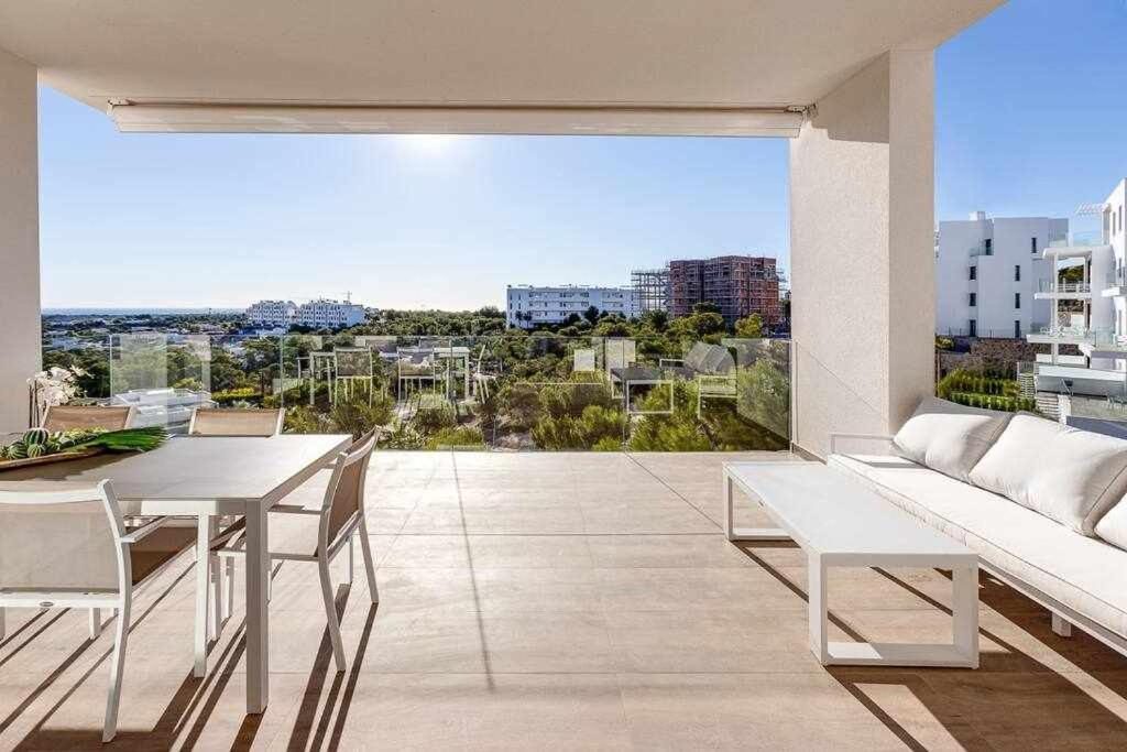 Apartamento único de 3 dormitorios en las Colinas view 3