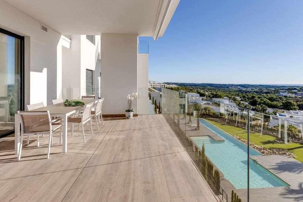 Apartamento único de 3 dormitorios en las Colinas view 4