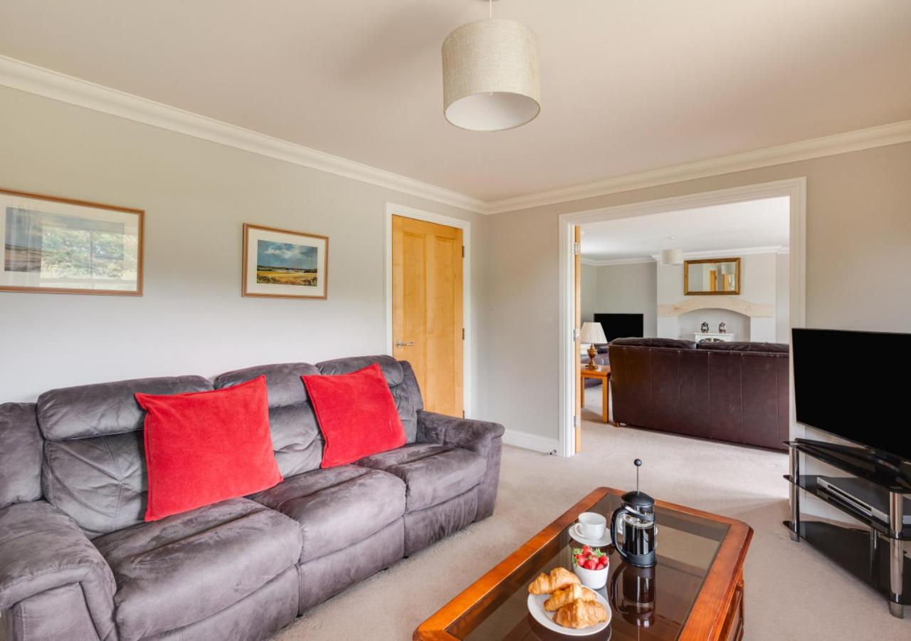 Admirals Lodge