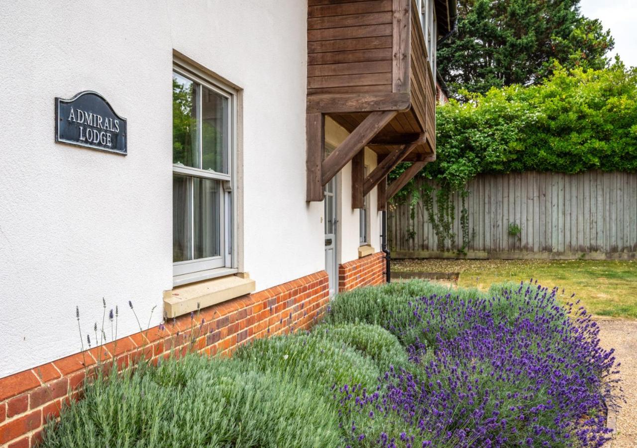 Admirals Lodge