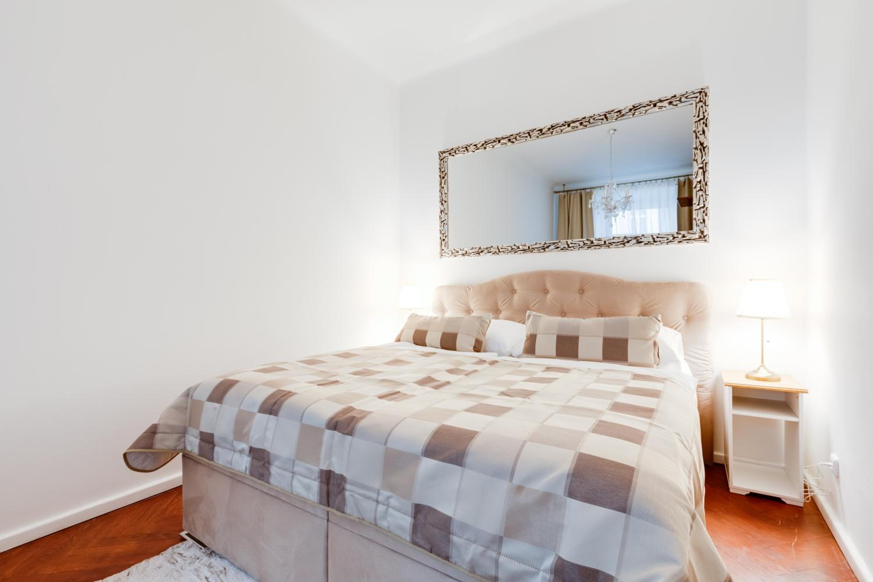 Luxury Riverside Apartments In The Center Of Prague