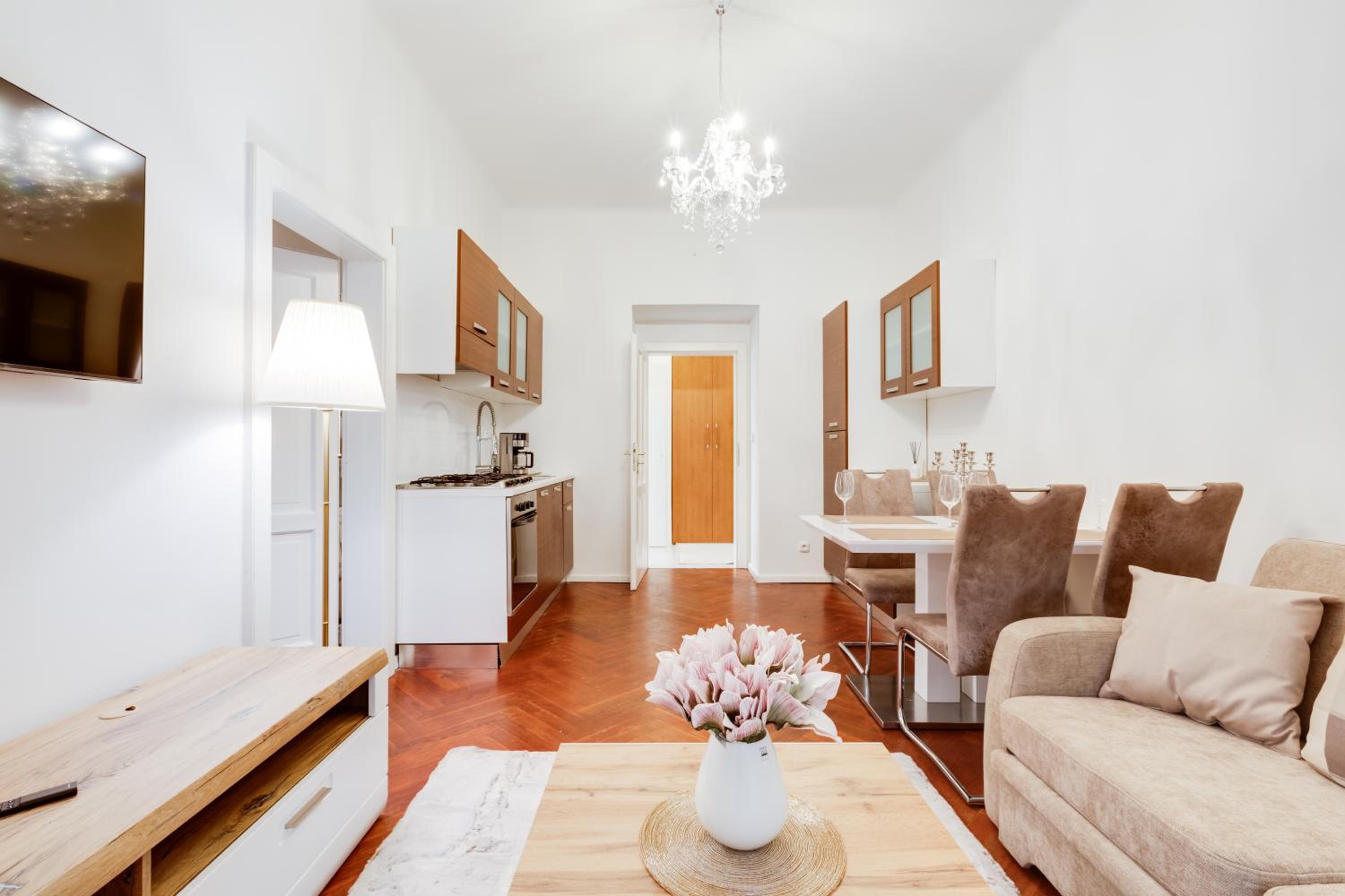 Luxury Riverside Apartments In The Center Of Prague