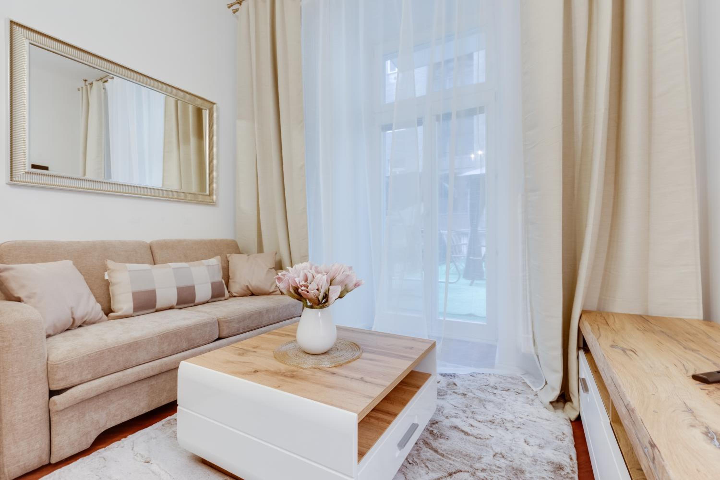 Luxury Riverside Apartments In The Center Of Prague