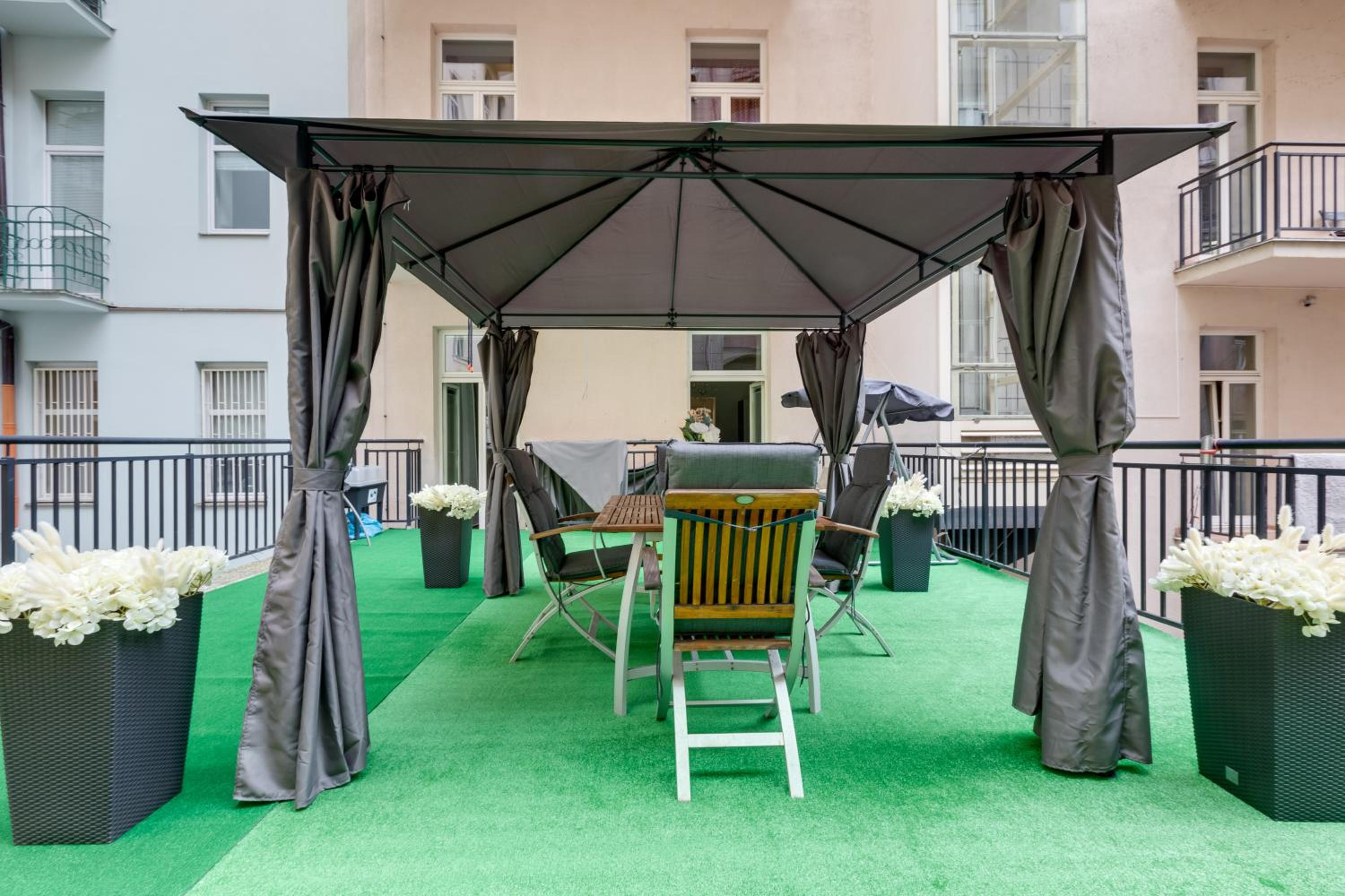 Luxury Riverside Apartments In The Center Of Prague