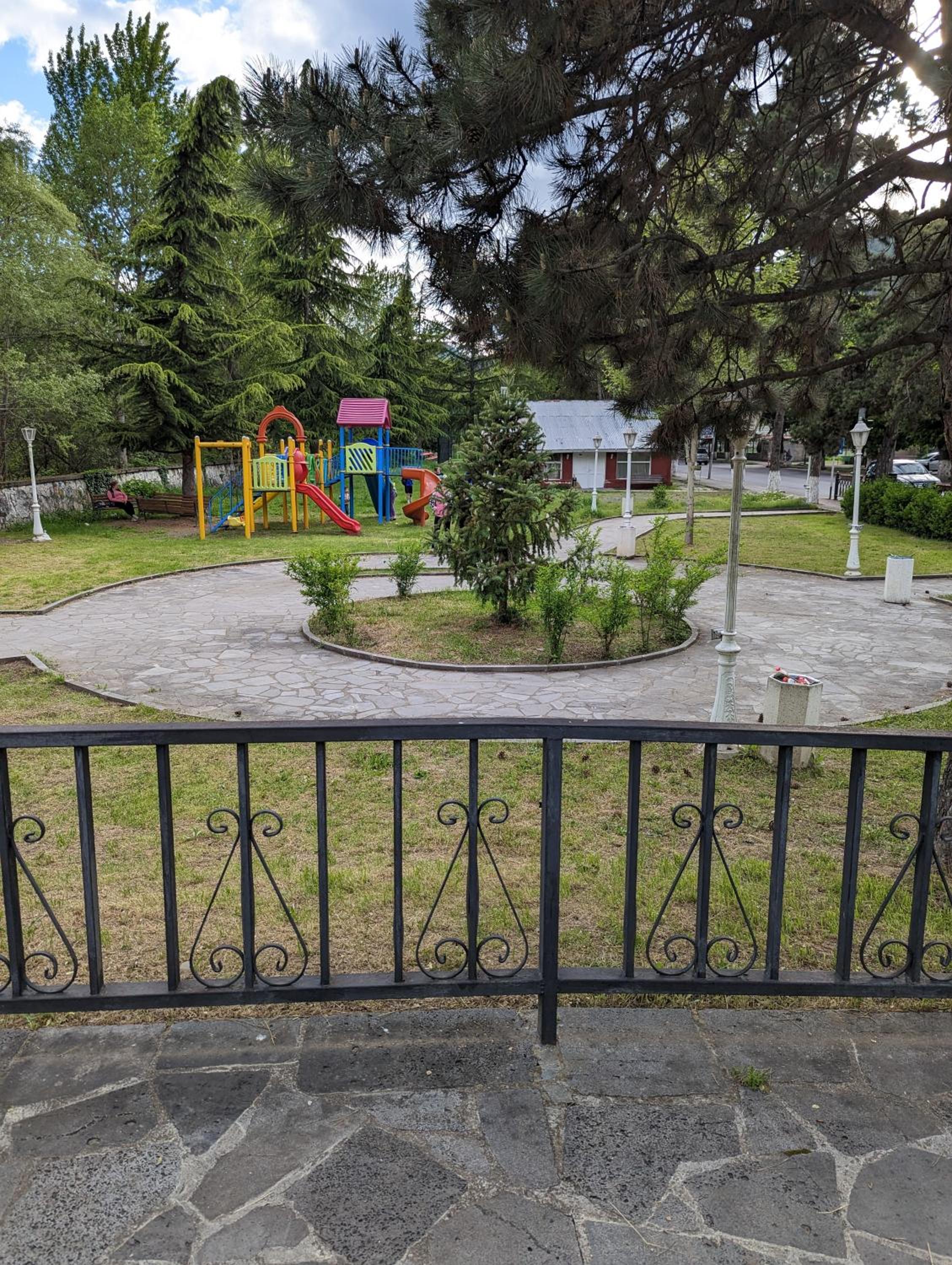 Gari's apartment next to Borjomi Central Park