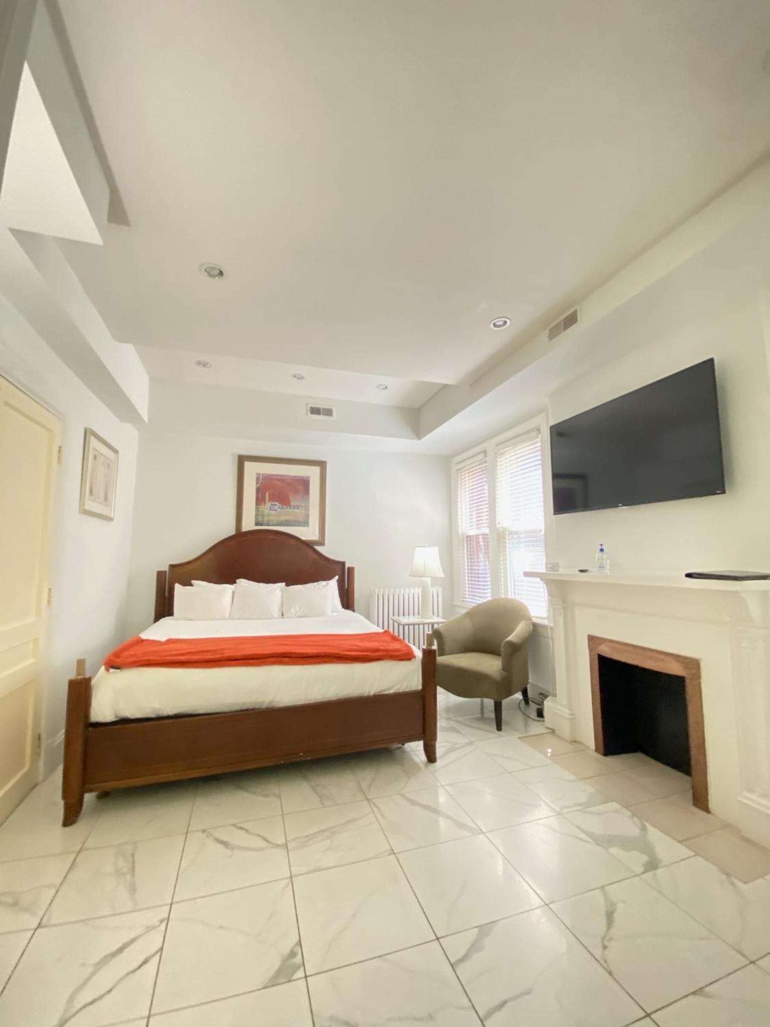 Large DUPLEX Apt 2Bdrm 1Den-Metro, photo 17