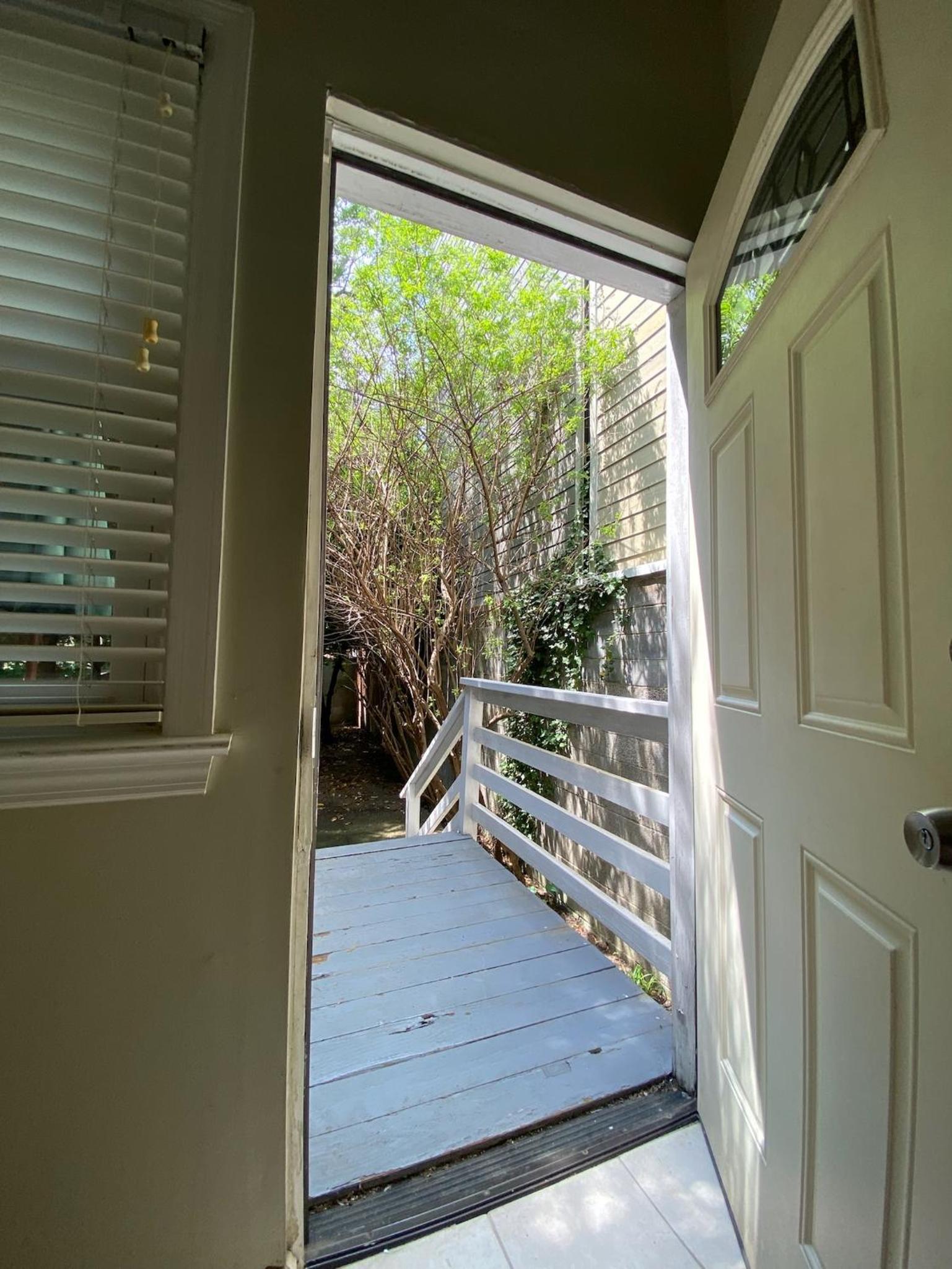 Large DUPLEX Apt 2Bdrm 1Den-Metro, photo 36