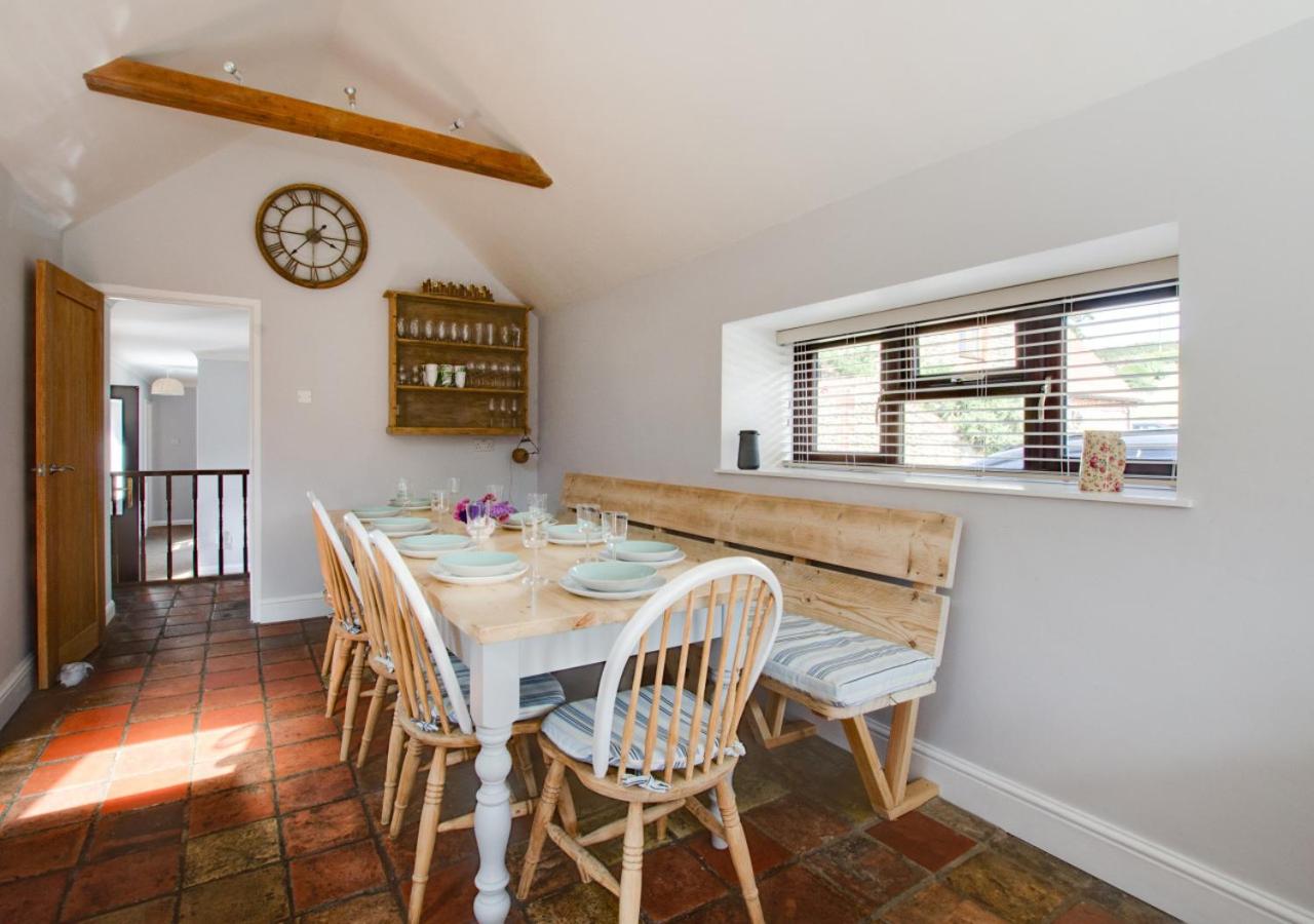 5 Bed in Salthouse oc-cubot