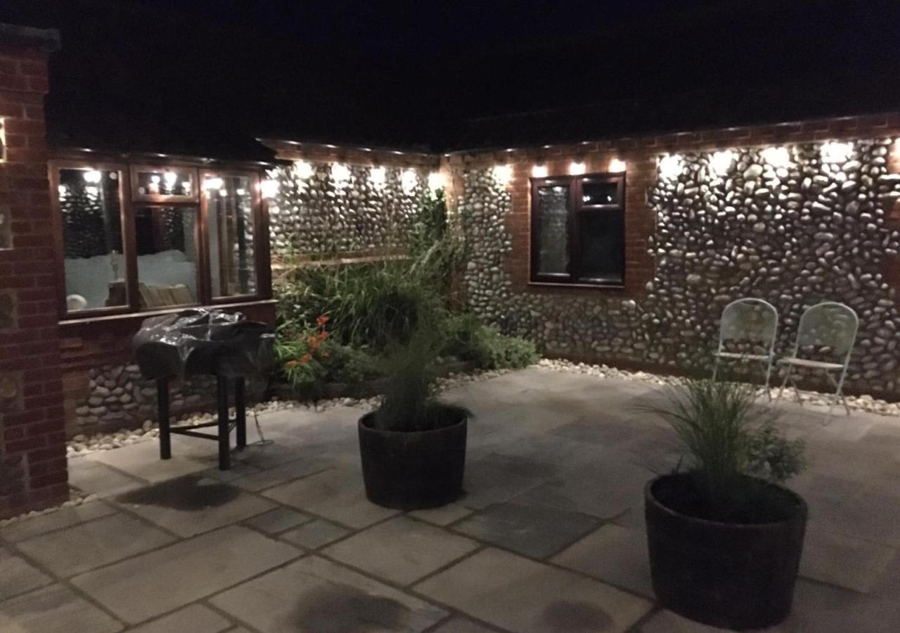 5 Bed in Salthouse oc-cubot