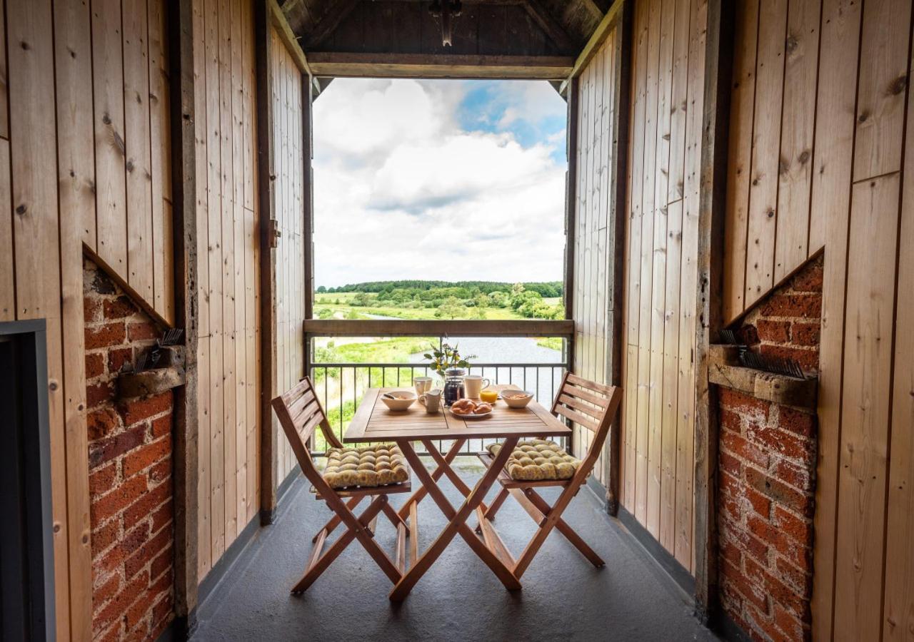 4 Bed in White Horse Common oc-1945