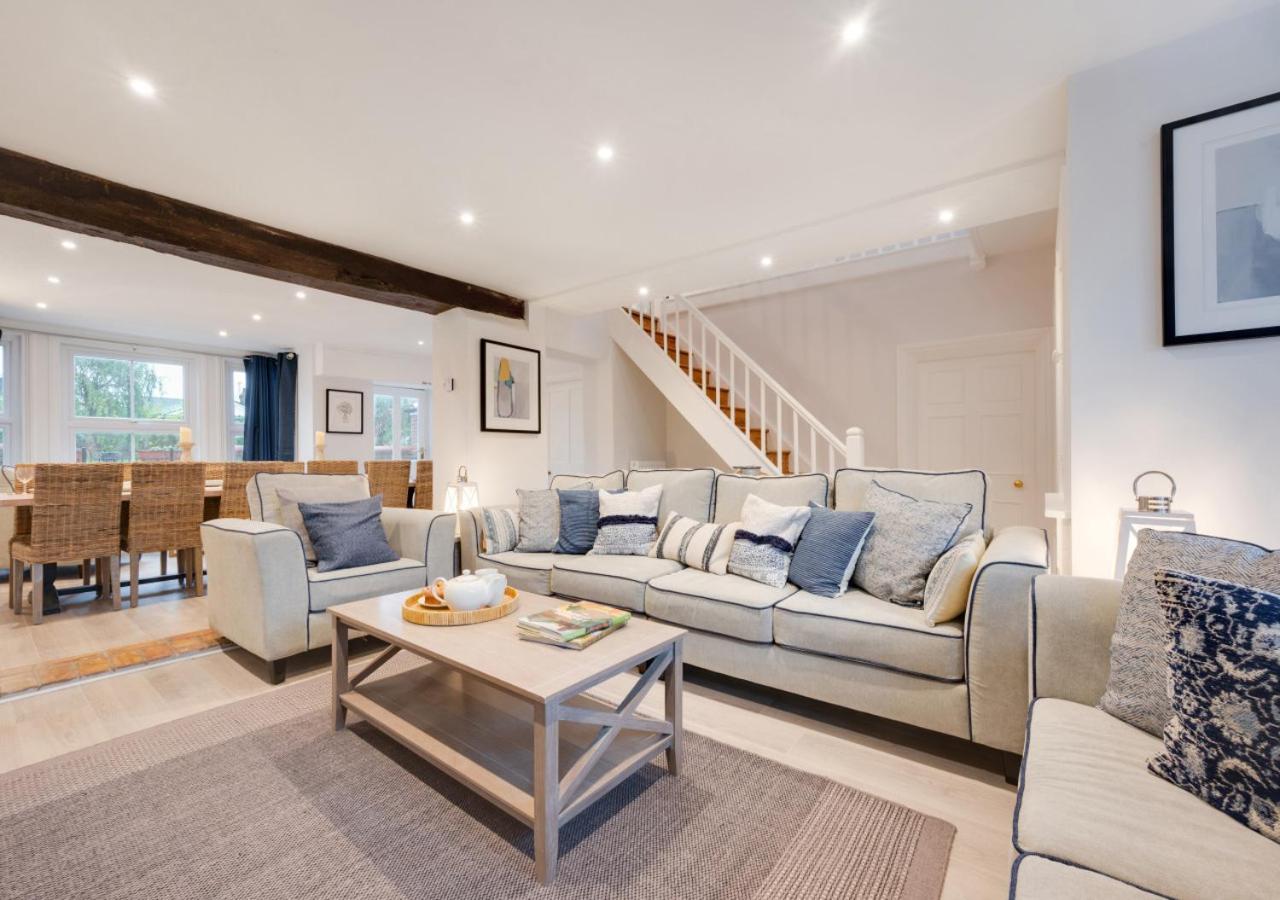 6 Bed in Bacton oc-2316