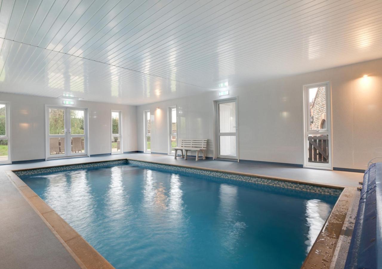 6 Bed in Bacton oc-2316
