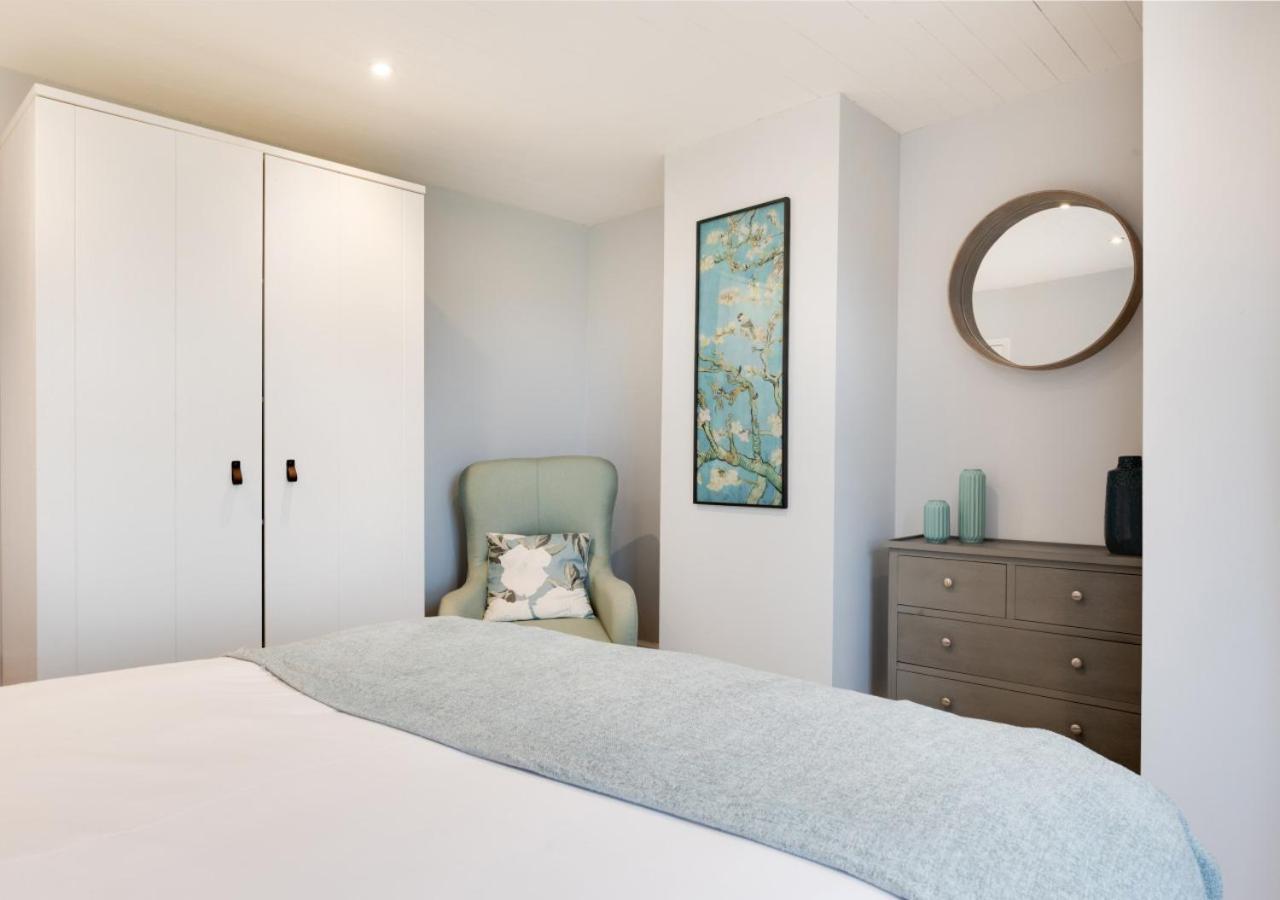 6 Bed in Bacton oc-2316