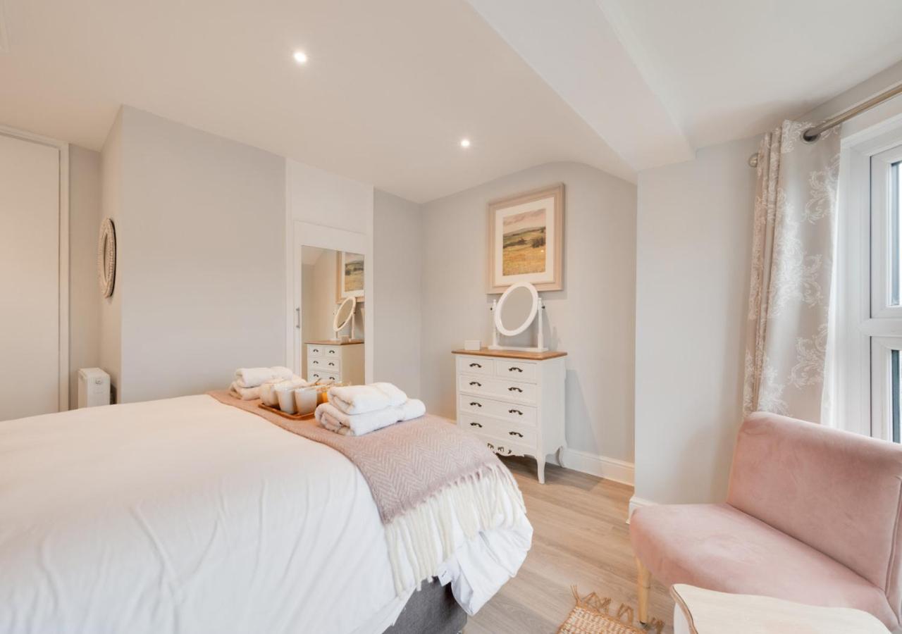 6 Bed in Bacton oc-2316