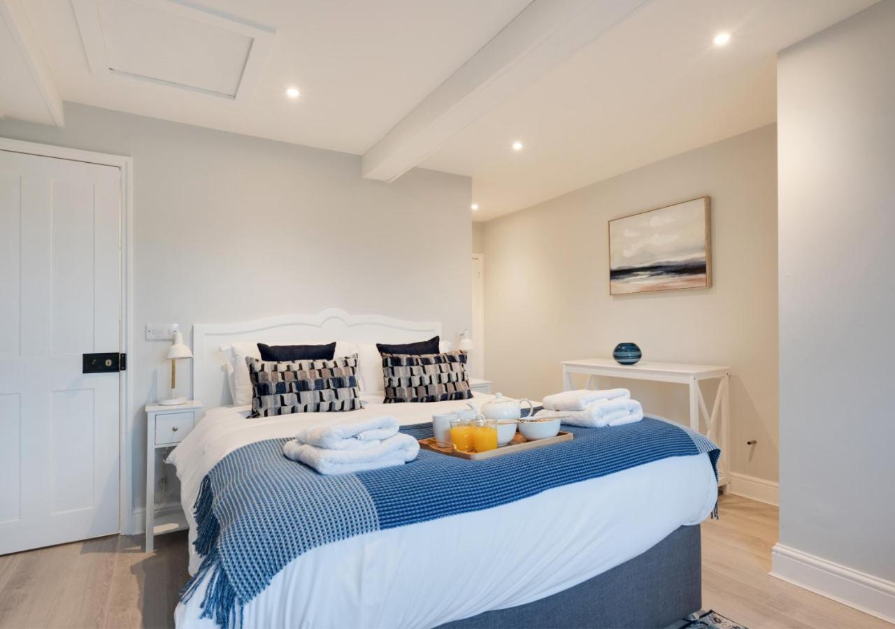 6 Bed in Bacton oc-2316