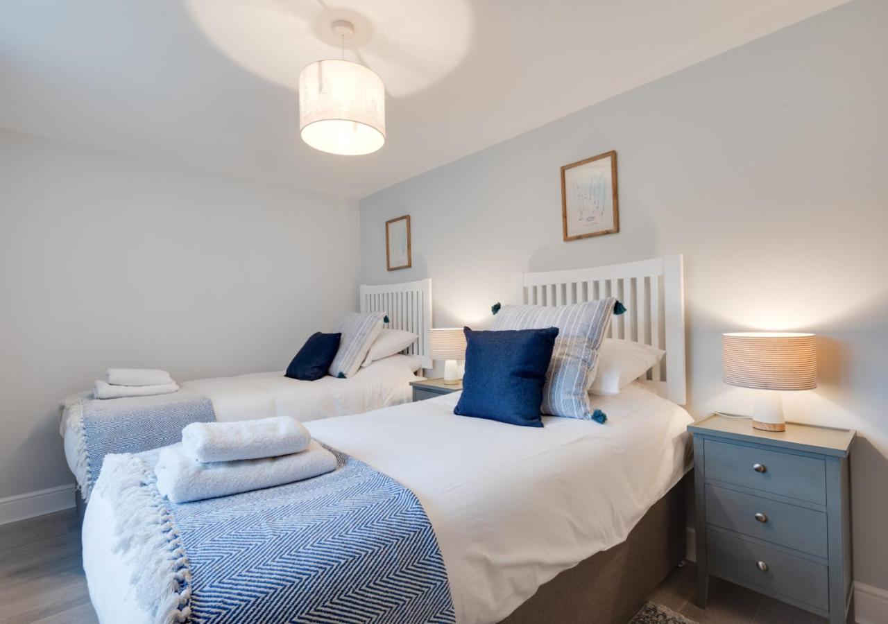 6 Bed in Bacton oc-2316