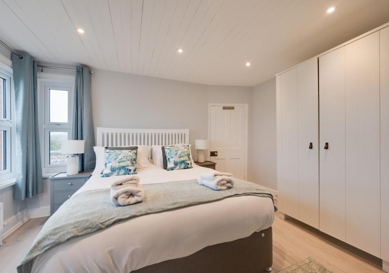 6 Bed in Bacton oc-2316