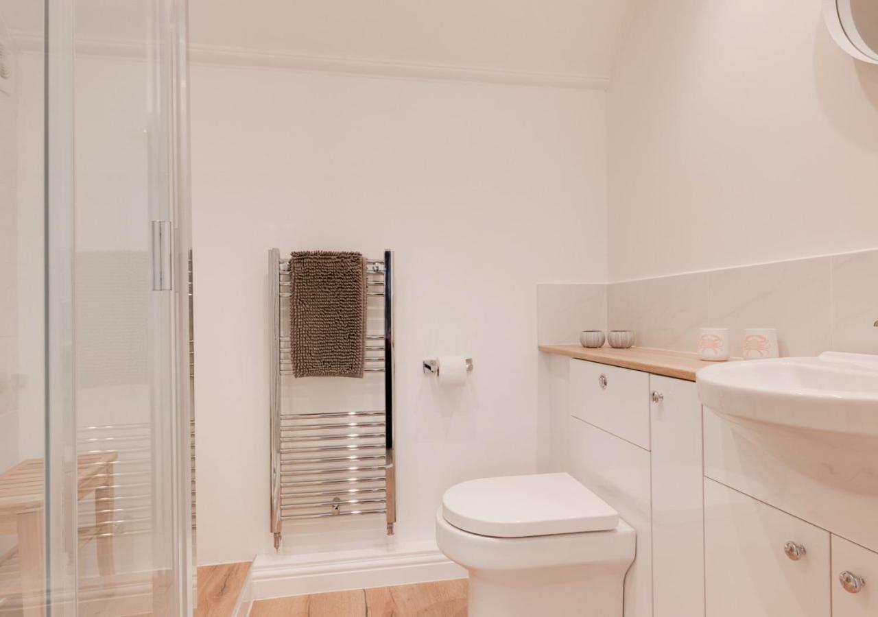 6 Bed in Bacton oc-2316