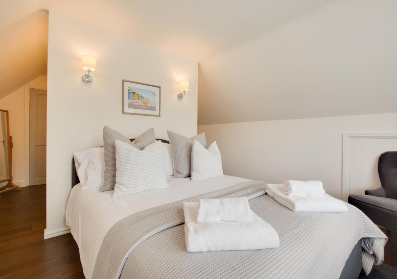 5 Bed in Bodham oc-2204