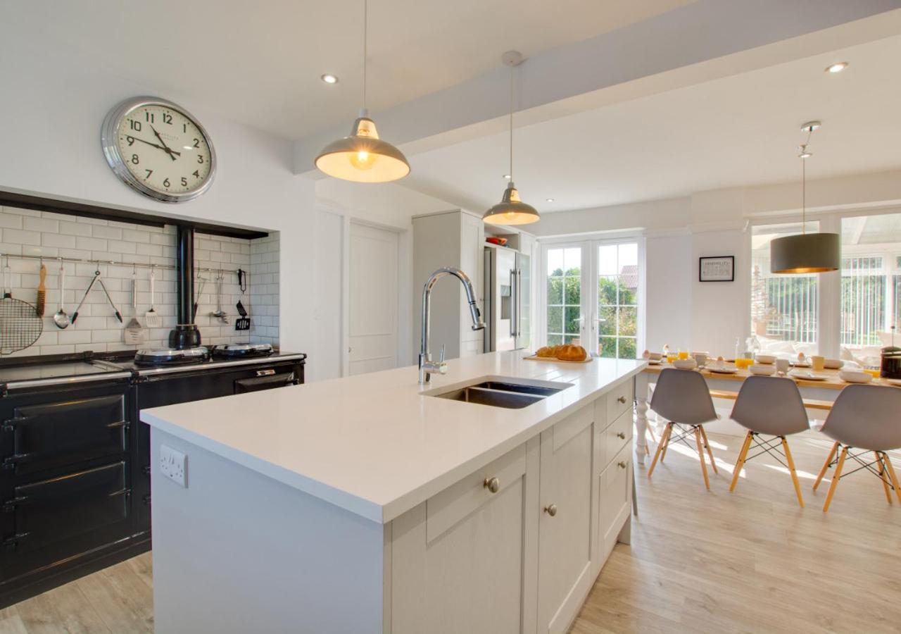 5 Bed in Mundesley oc-2189