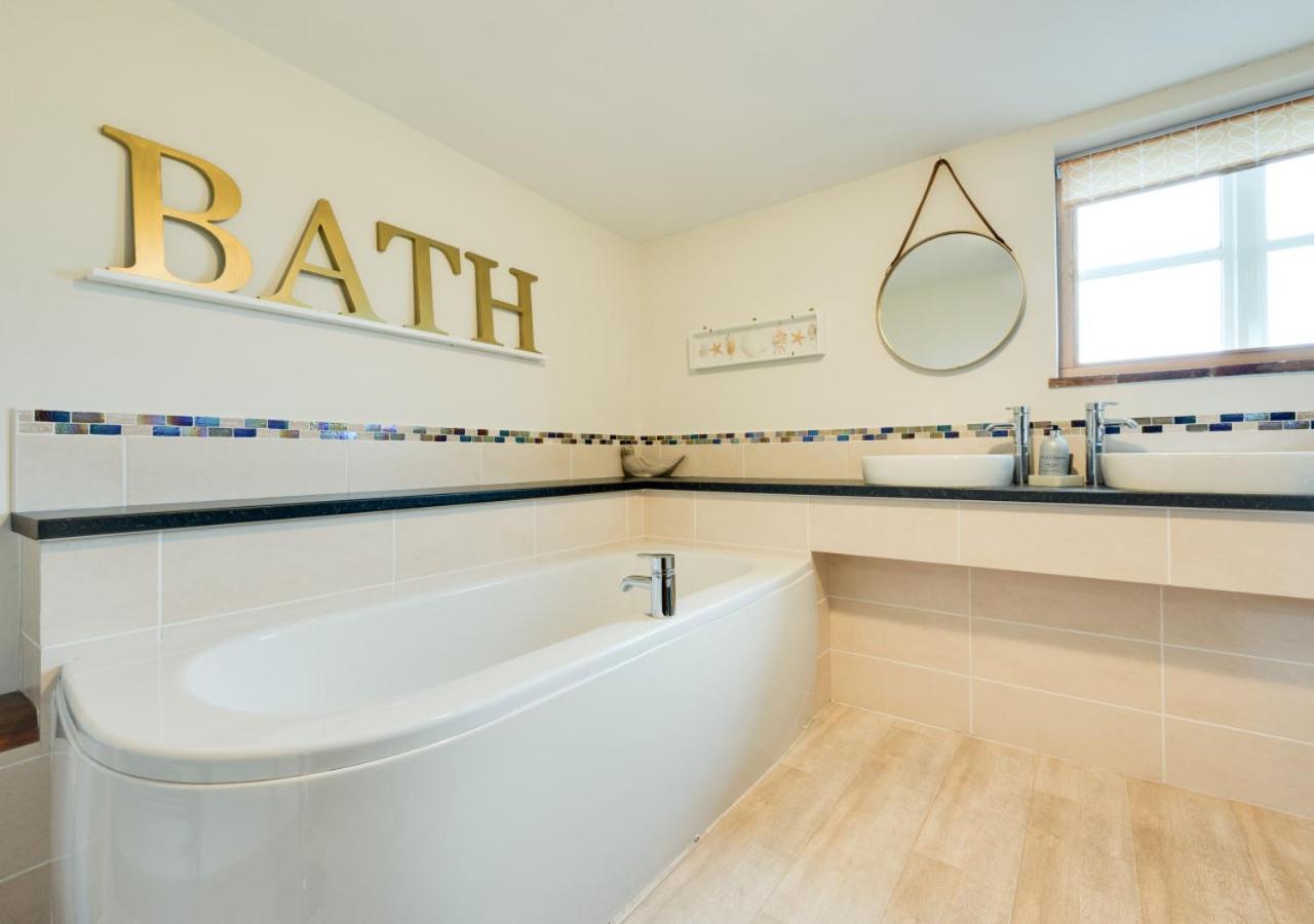 4 Bed in Roughton oc-1435