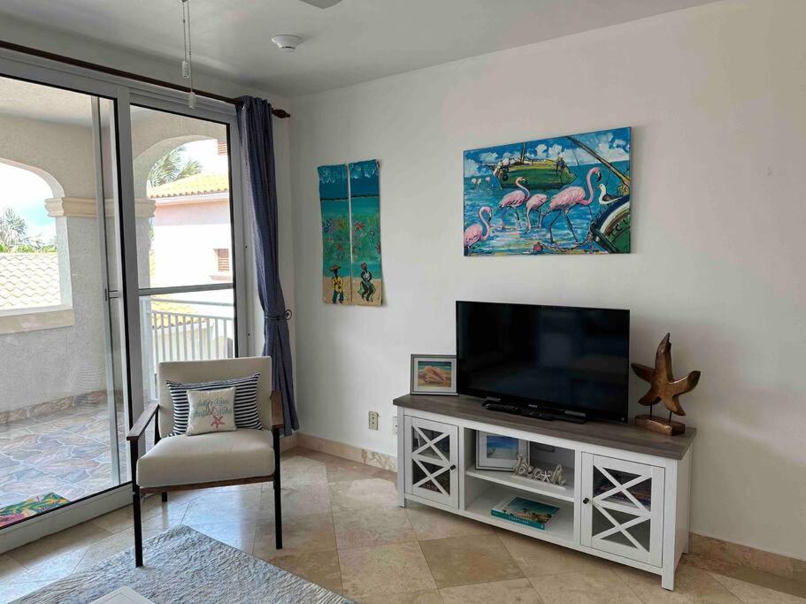 The Cottonwood House - Beach Villa view 3