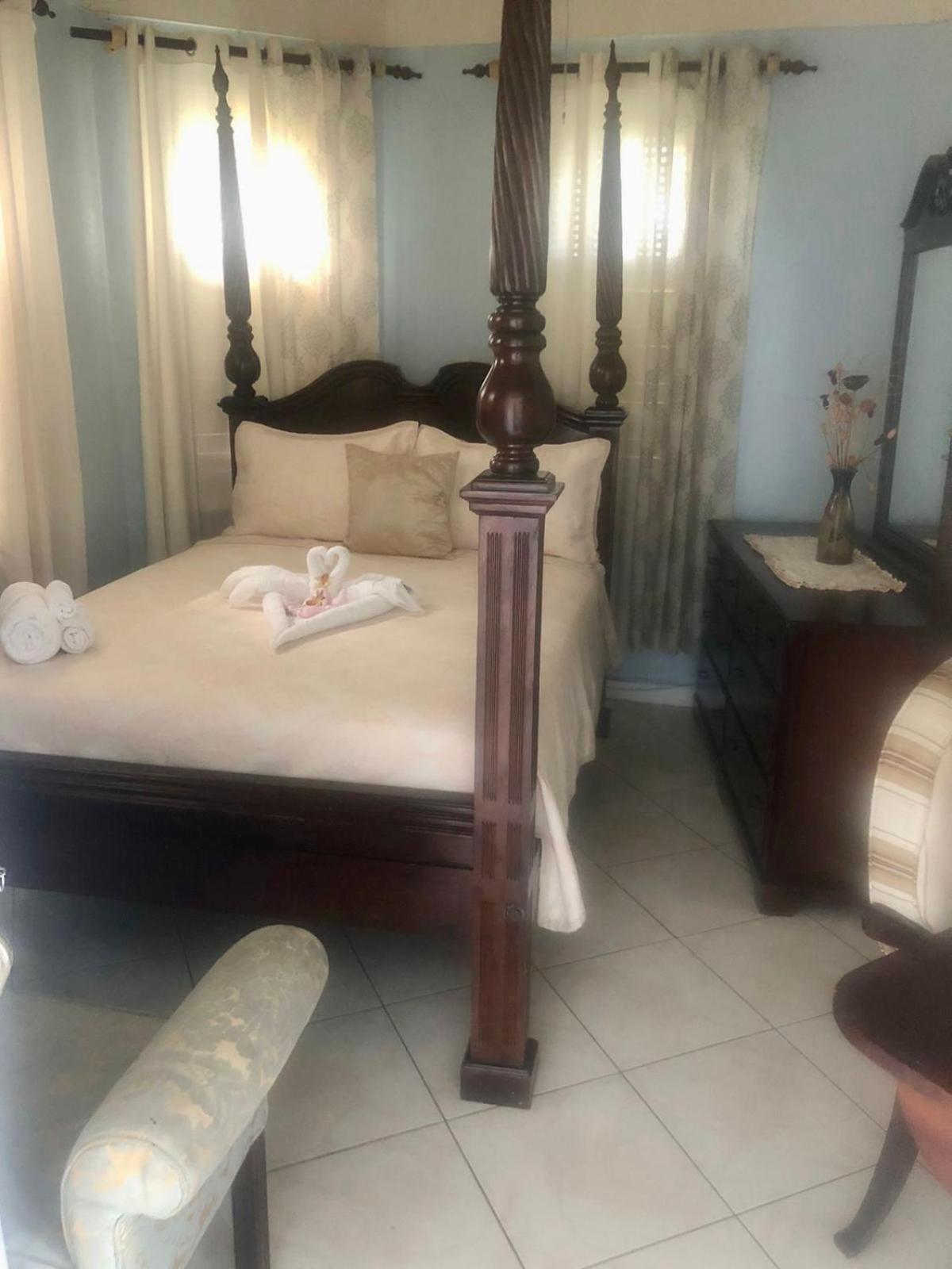 Private 2 Bedroom Beachfront Penthouse Condo Ocho Rios, Jamaica