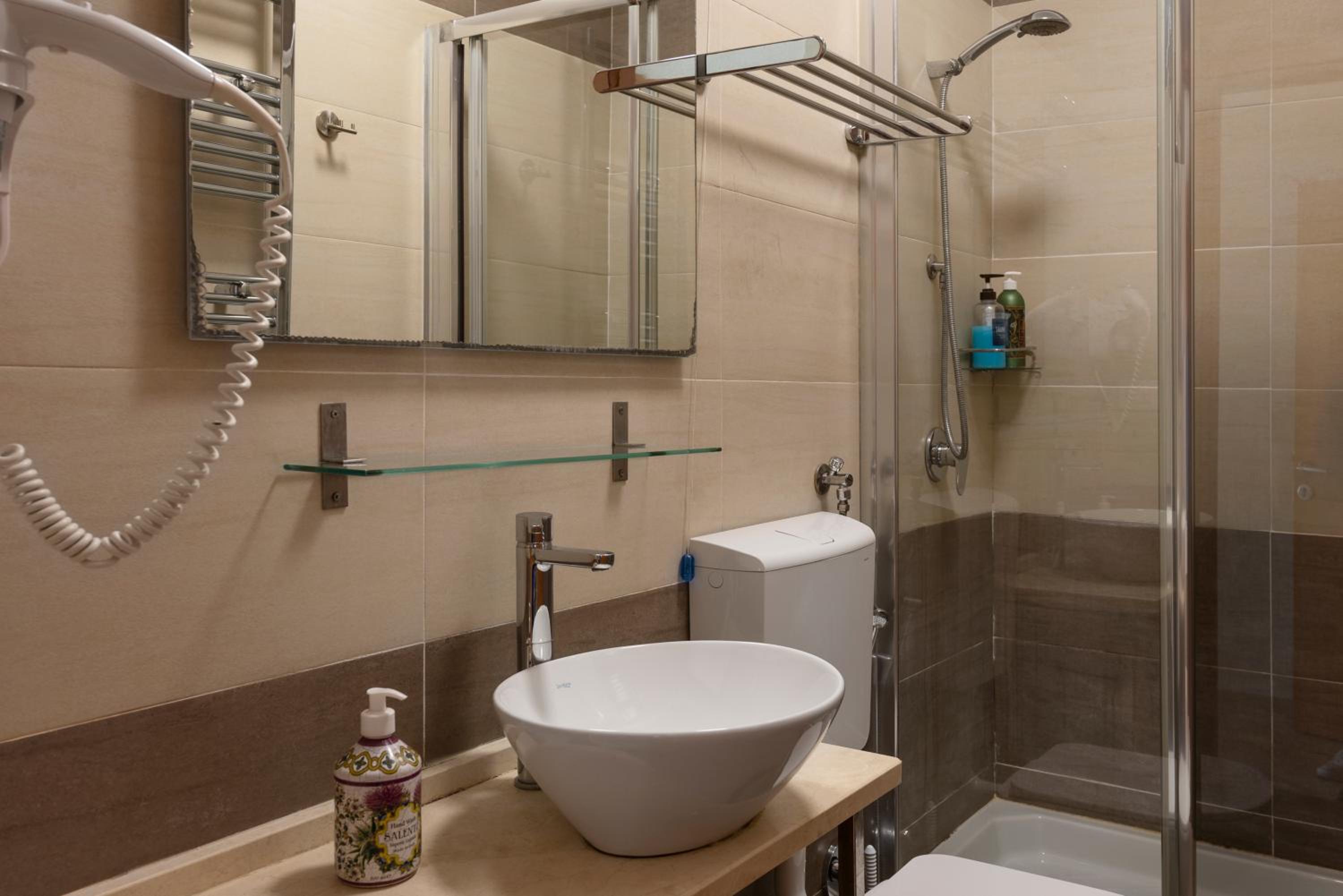 New Joyful Guest House