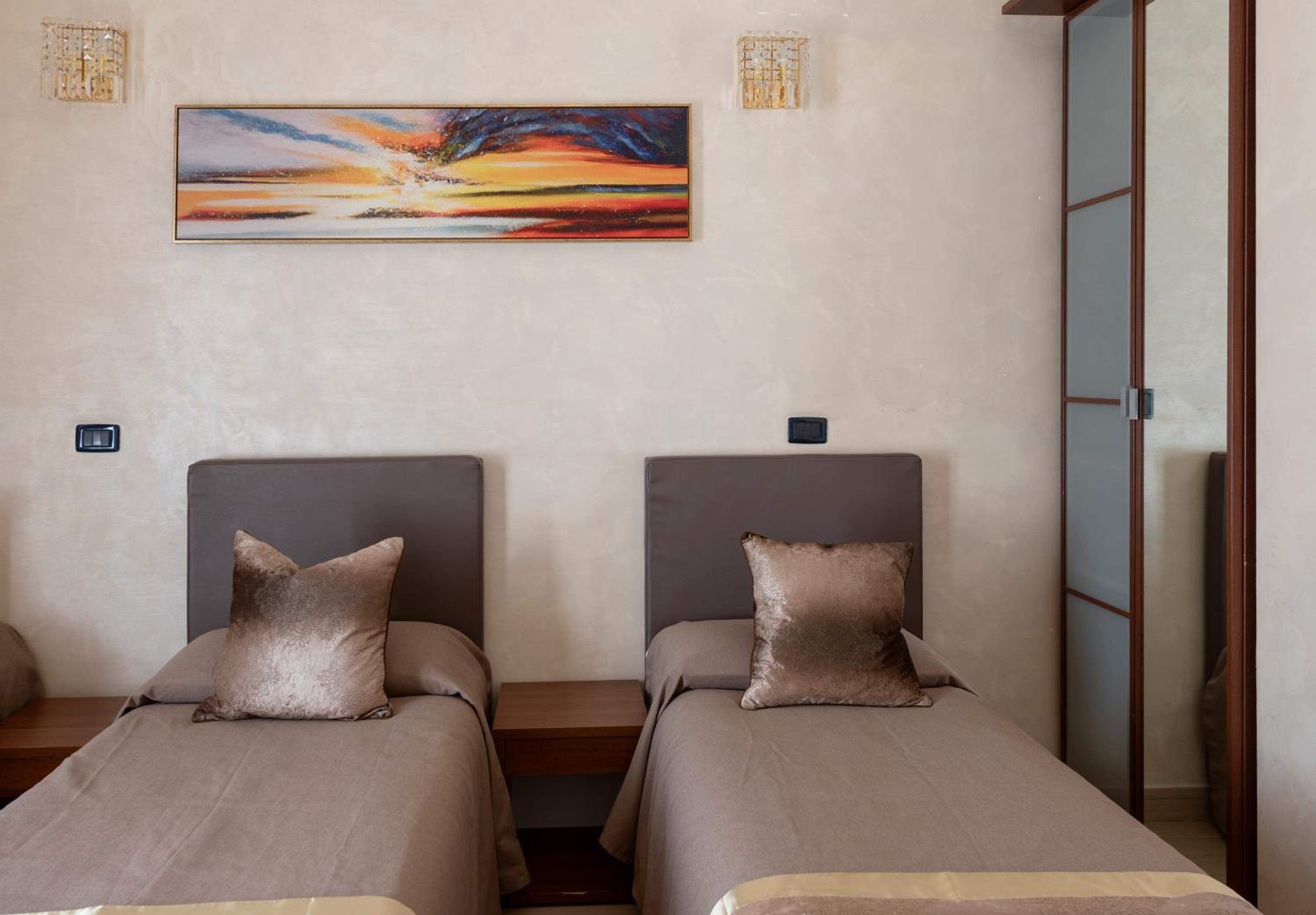 New Joyful Guest House