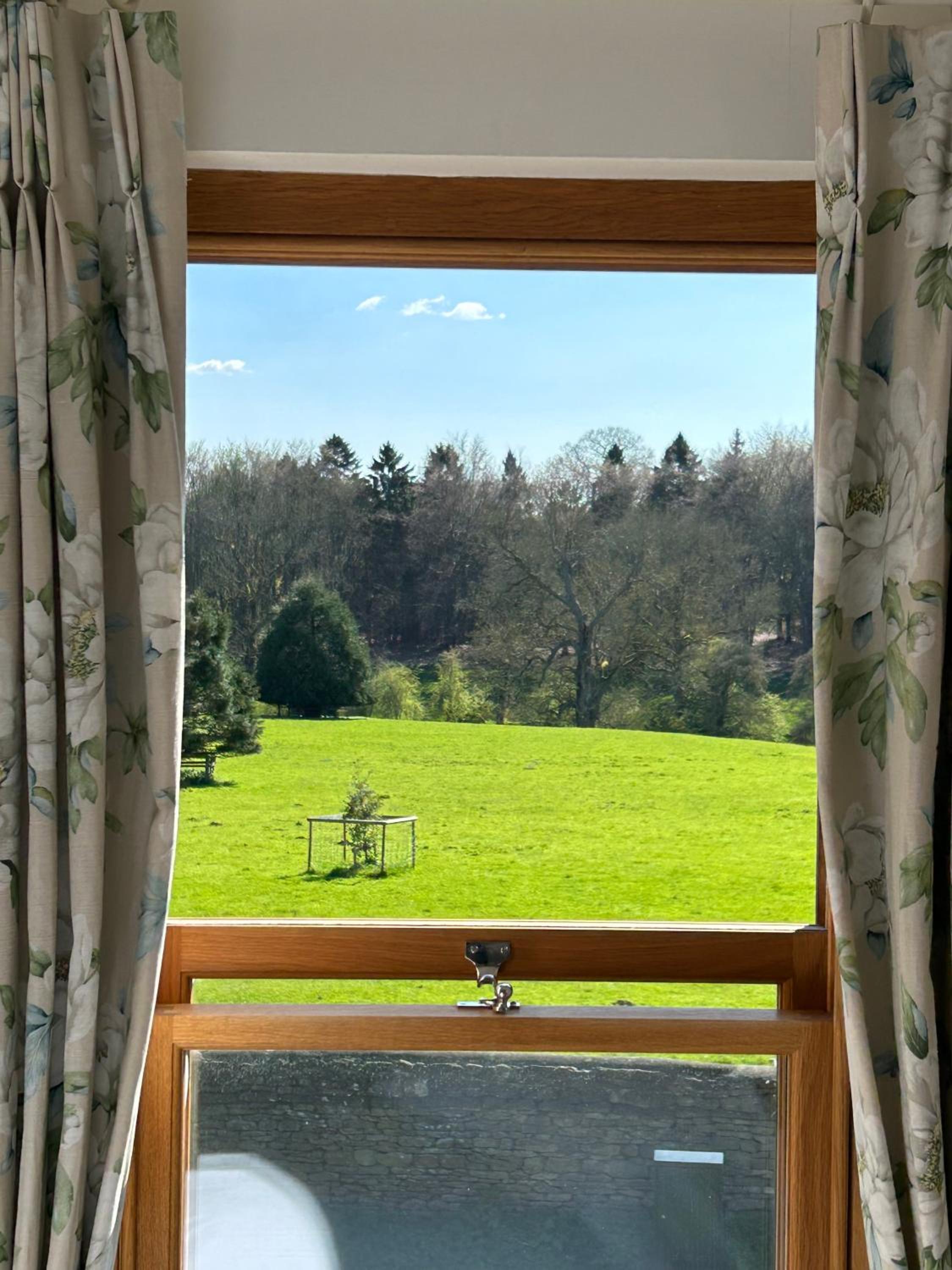 The Old Doctors Retreat- Near Soho Farmhouse view 5