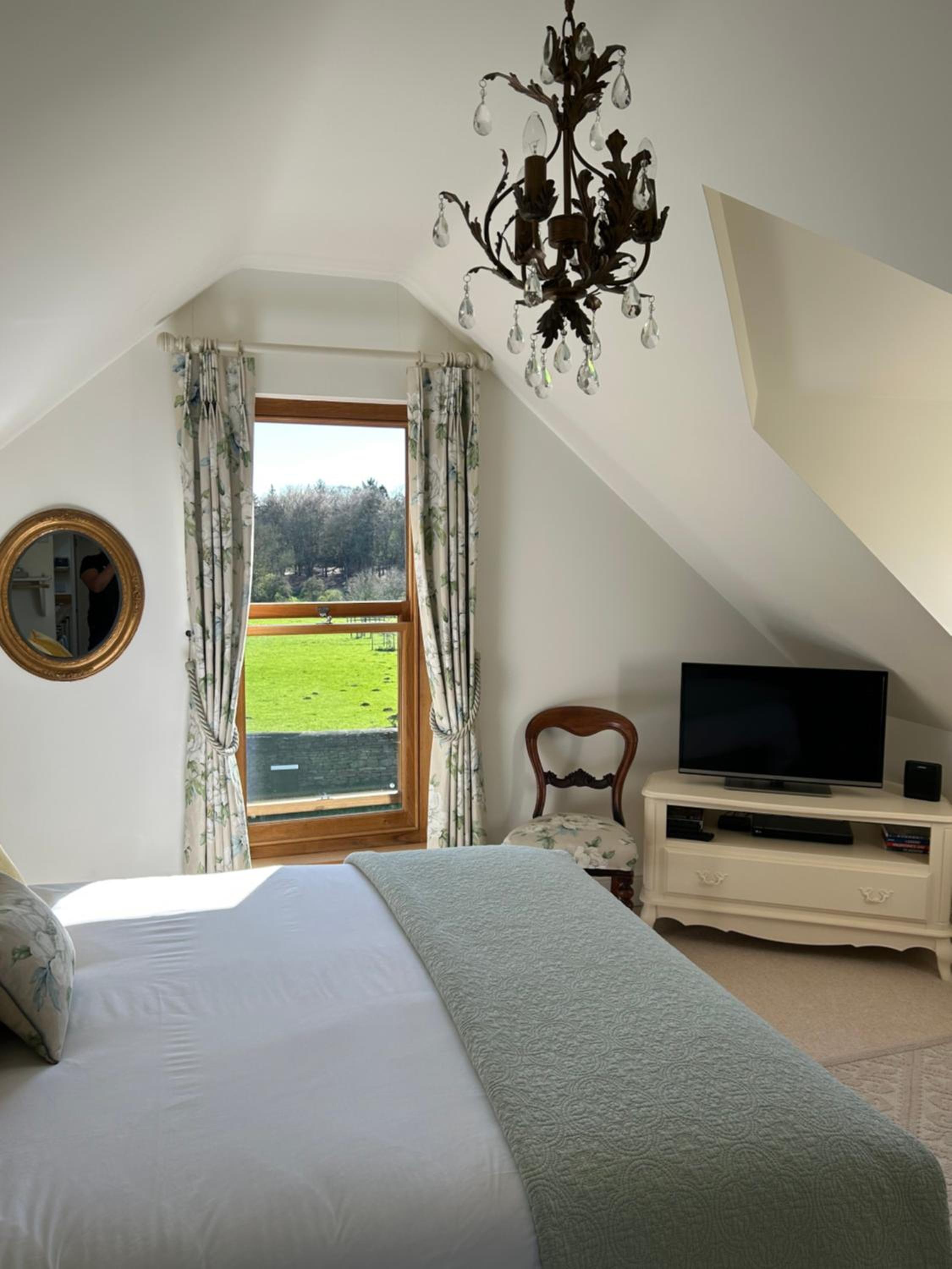 The Old Doctors Retreat- Near Soho Farmhouse view 2
