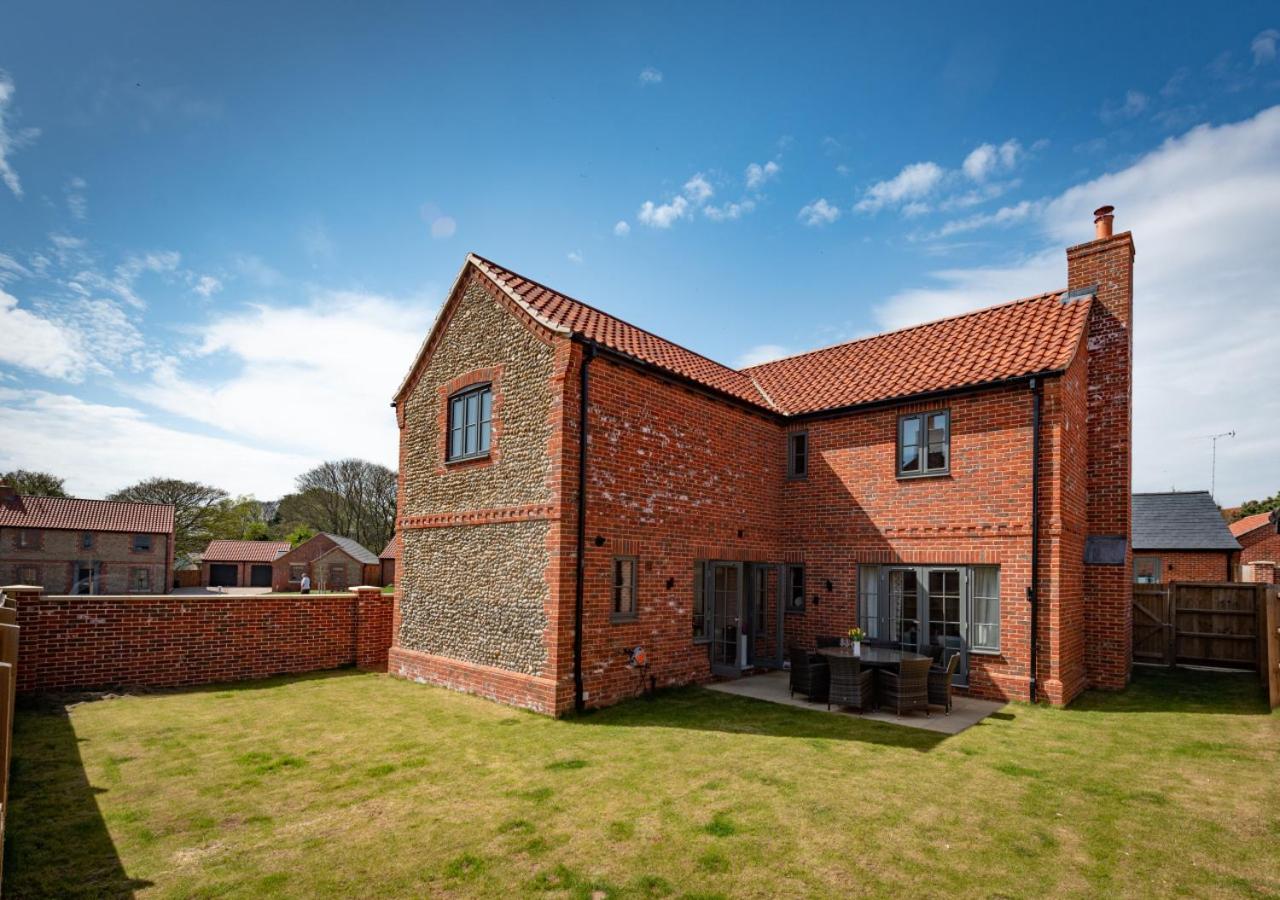 4 Bed in Mundesley oc-1983 view 5