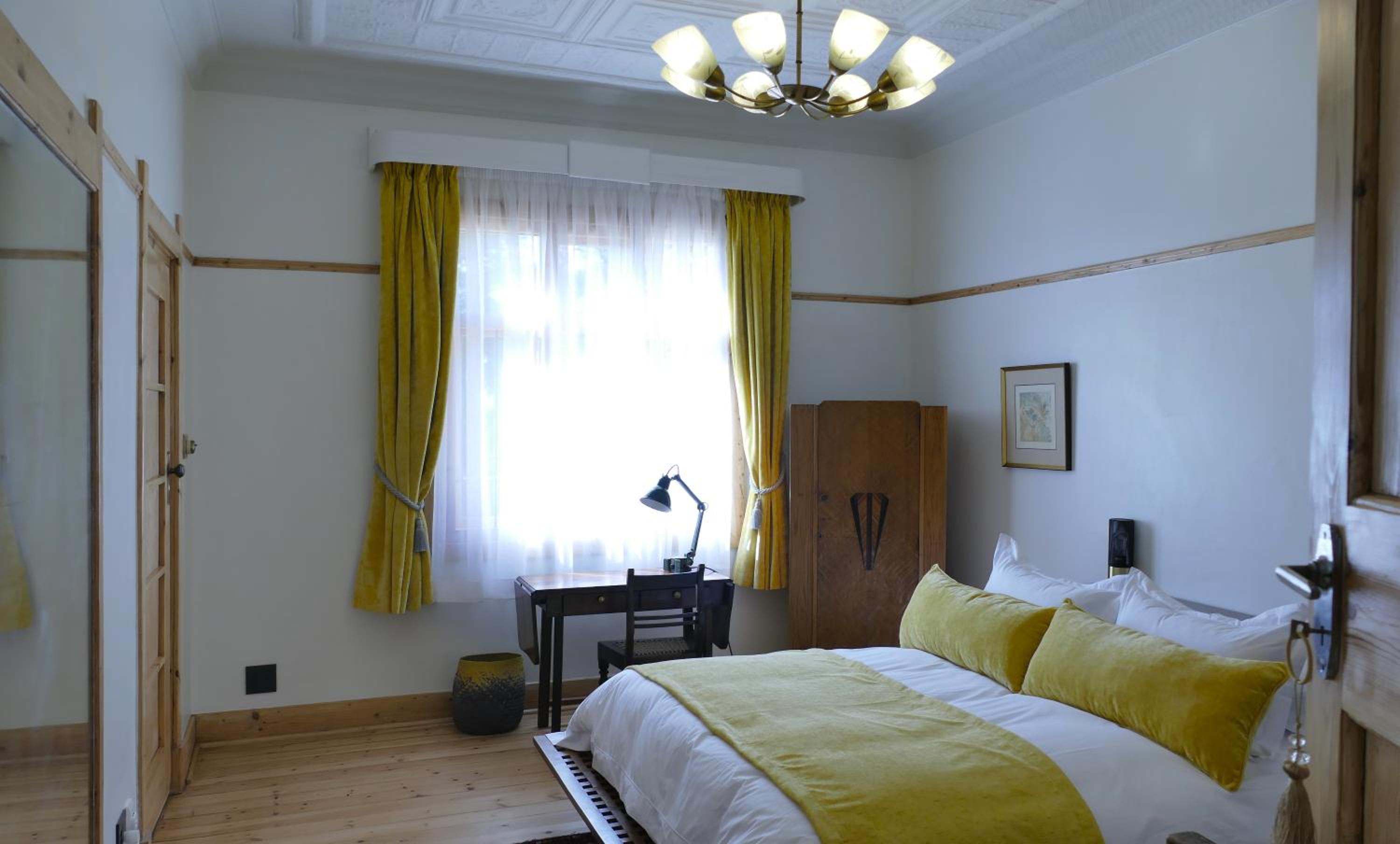 Fishbird Art Deco Villa