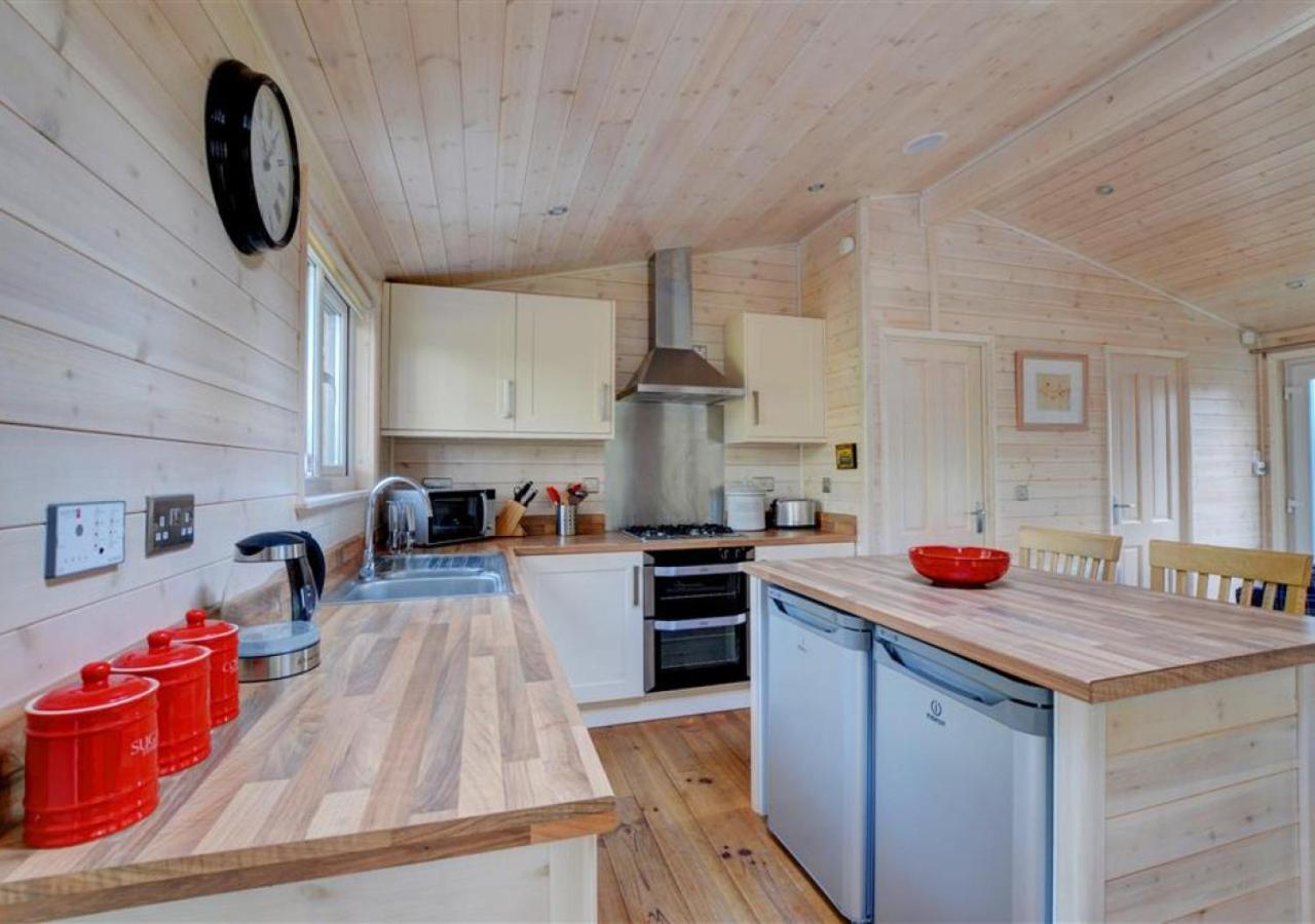2 Bed in Weybourne oc-1628