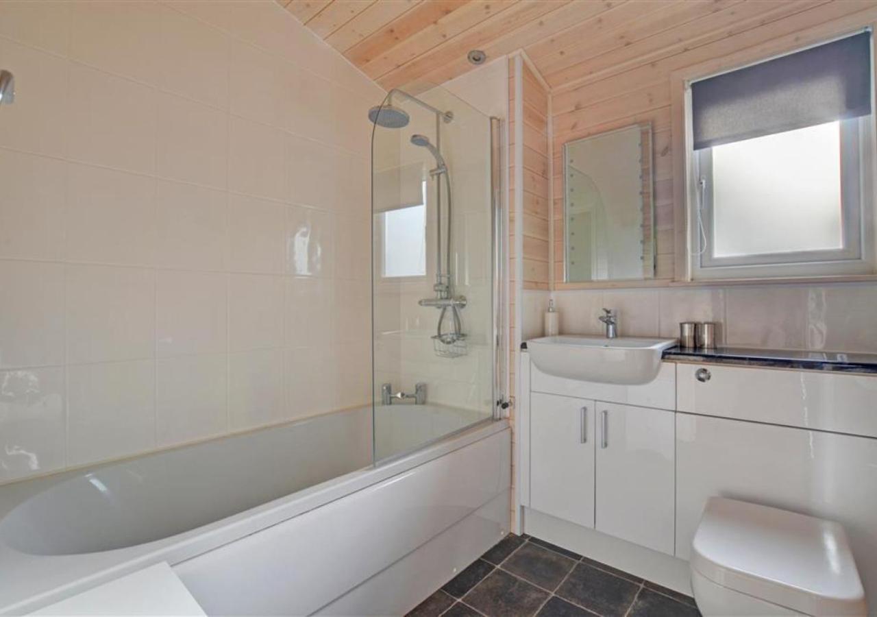 2 Bed in Weybourne oc-1628
