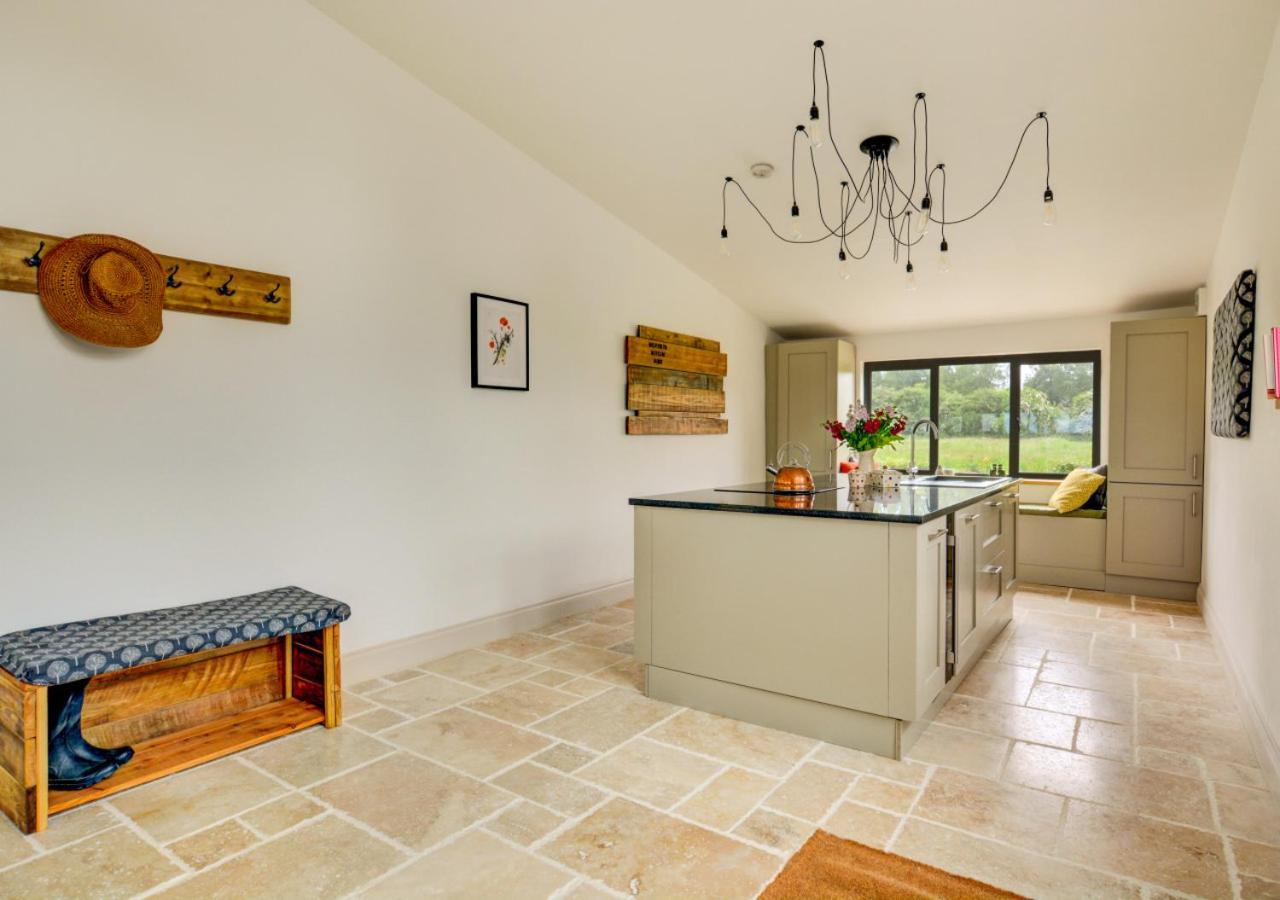 5 Bed in Briston oc-1875