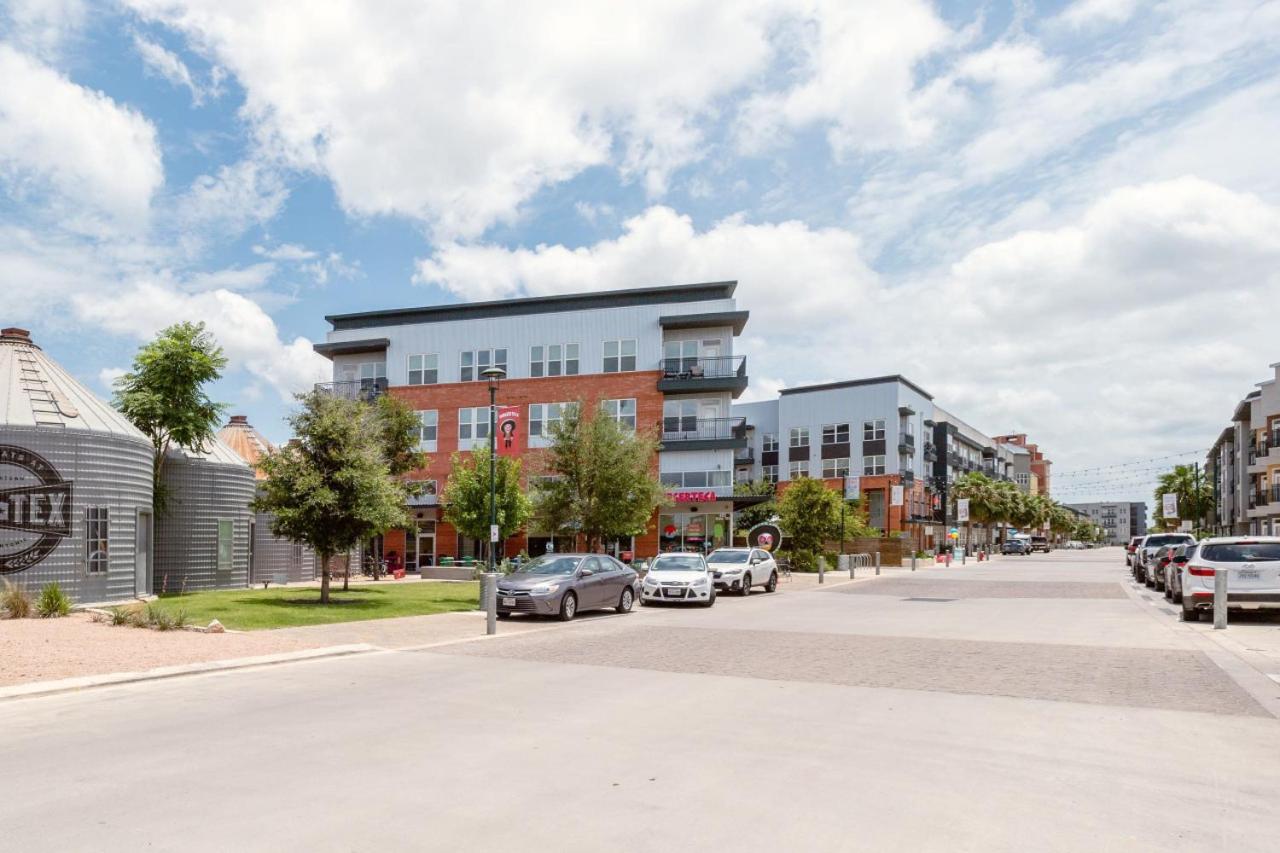 Walk Along San Antonio River From a Top Floor Condo view 4