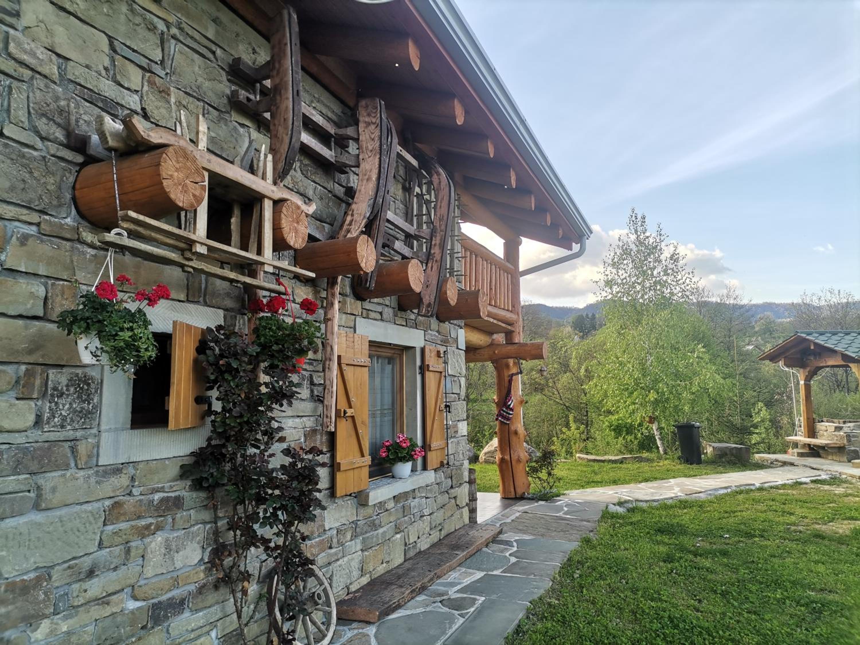 Cabana Casa de Piatra, de la Mara