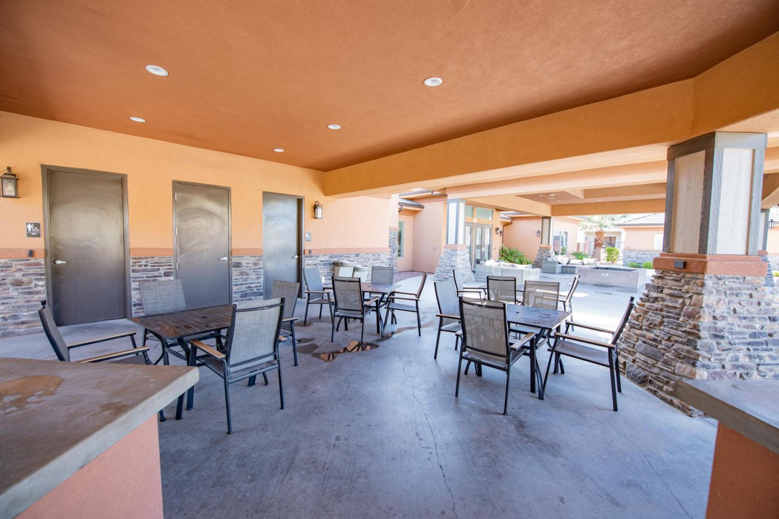 The Pad Spacious Luxury Retreat Sleeps 23, Private Pool, Spa, Game Room and More view 4