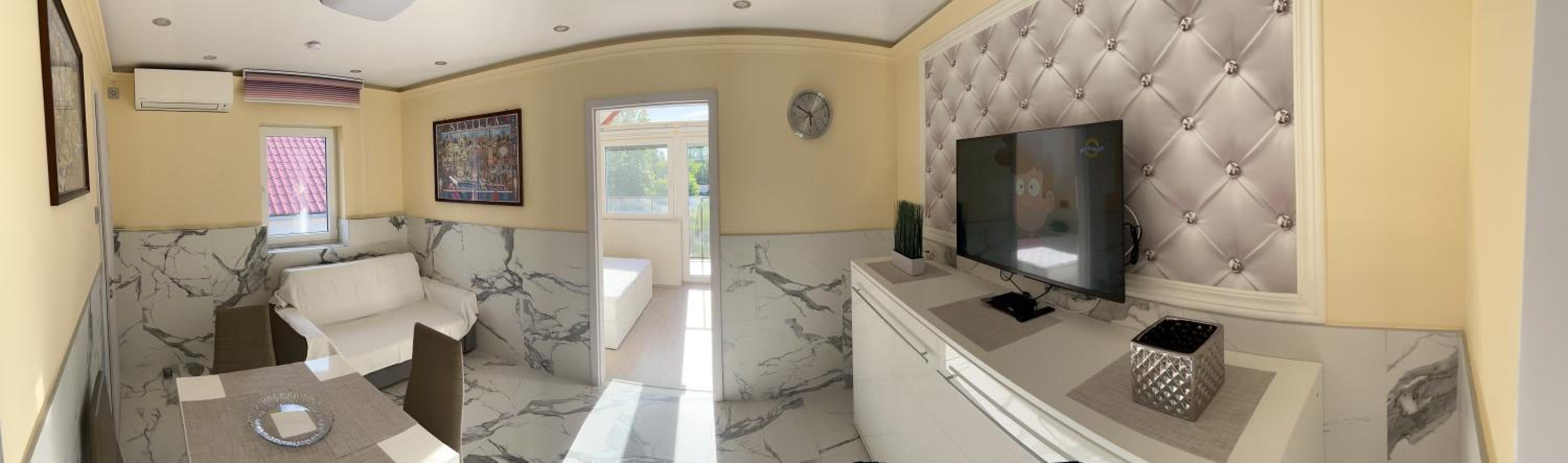 Mediterán Fedett Medencés Apartmanház view 5
