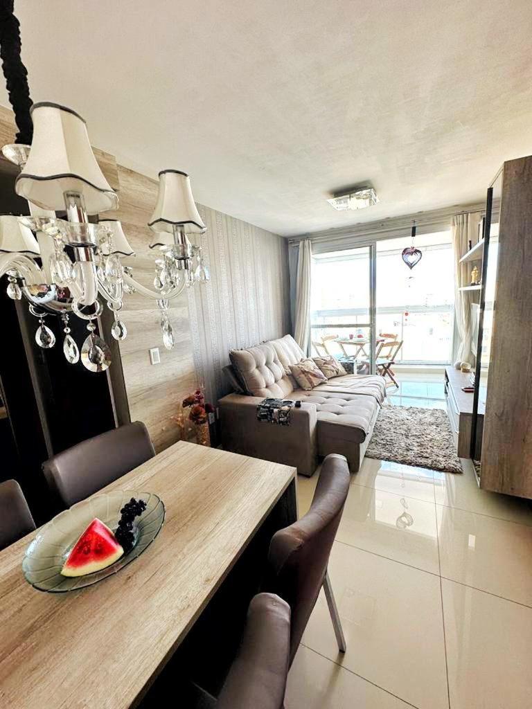 Aconchegante apartamento perto do mar com Wi-Fi gratuito