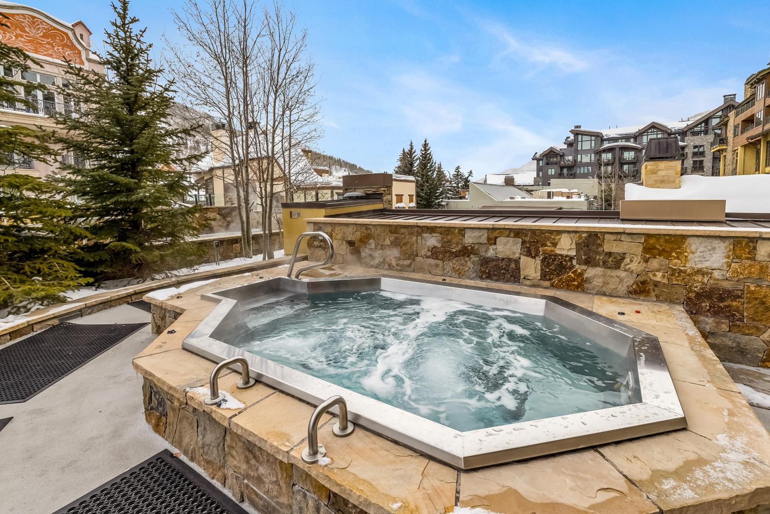 Spacious Luxury Unit at Lionshead Village in Vail - Property Image 5