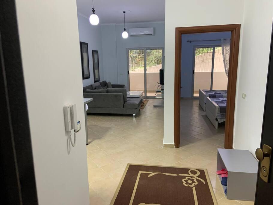 Nice Lungomare Beach Full Apartment in Vlora.