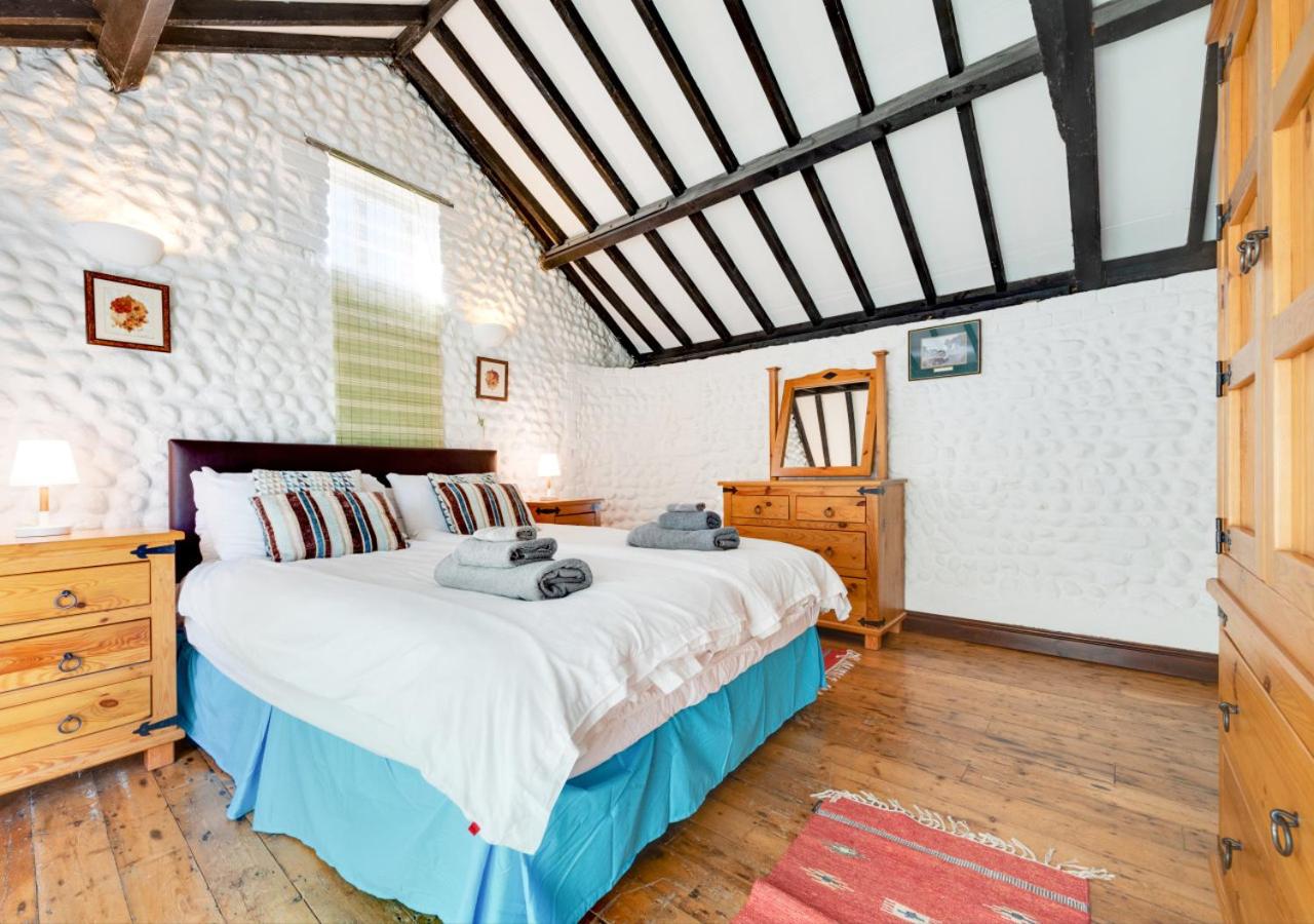 3 Bed in Bacton oc-711