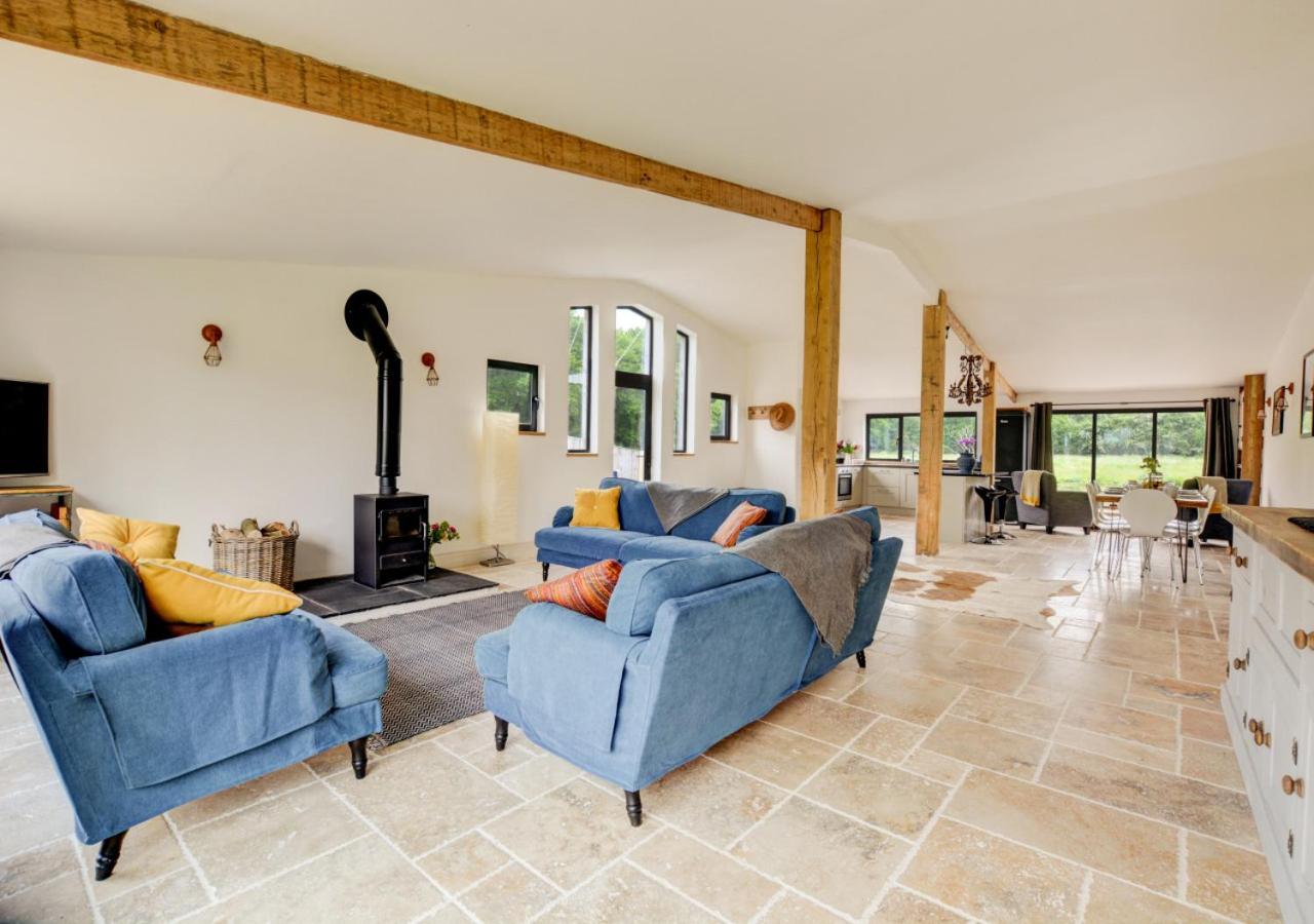 5 Bed in Briston oc-2005