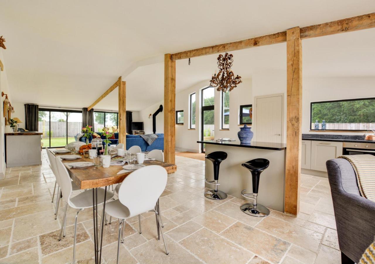 5 Bed in Briston oc-2005